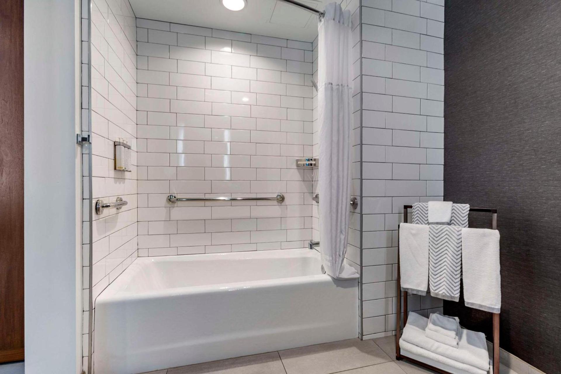 Cambria Hotel LAX photo 11
