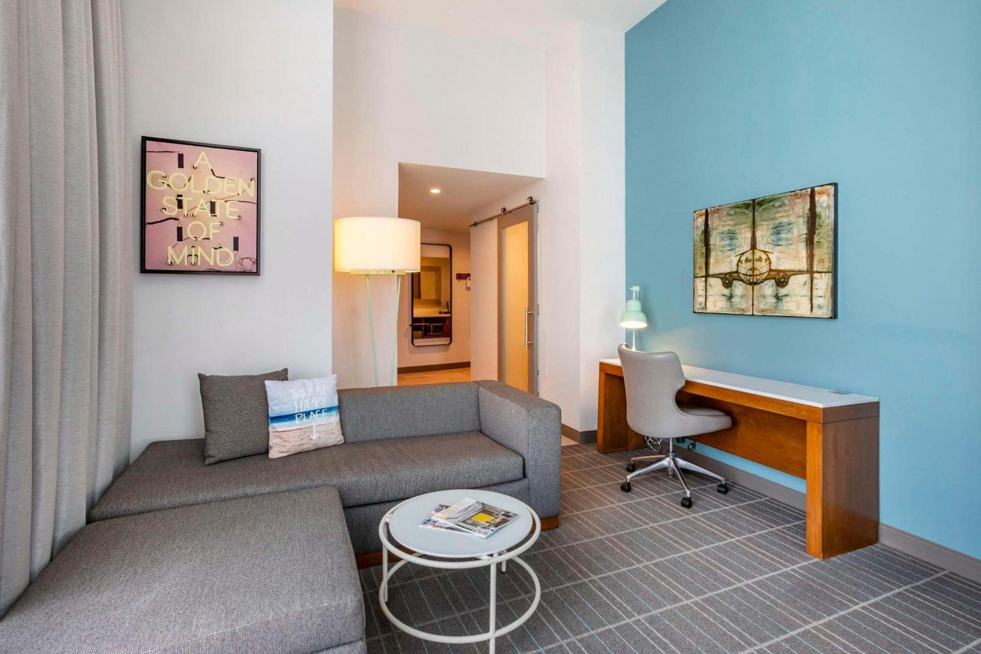 Cambria Hotel LAX photo 7