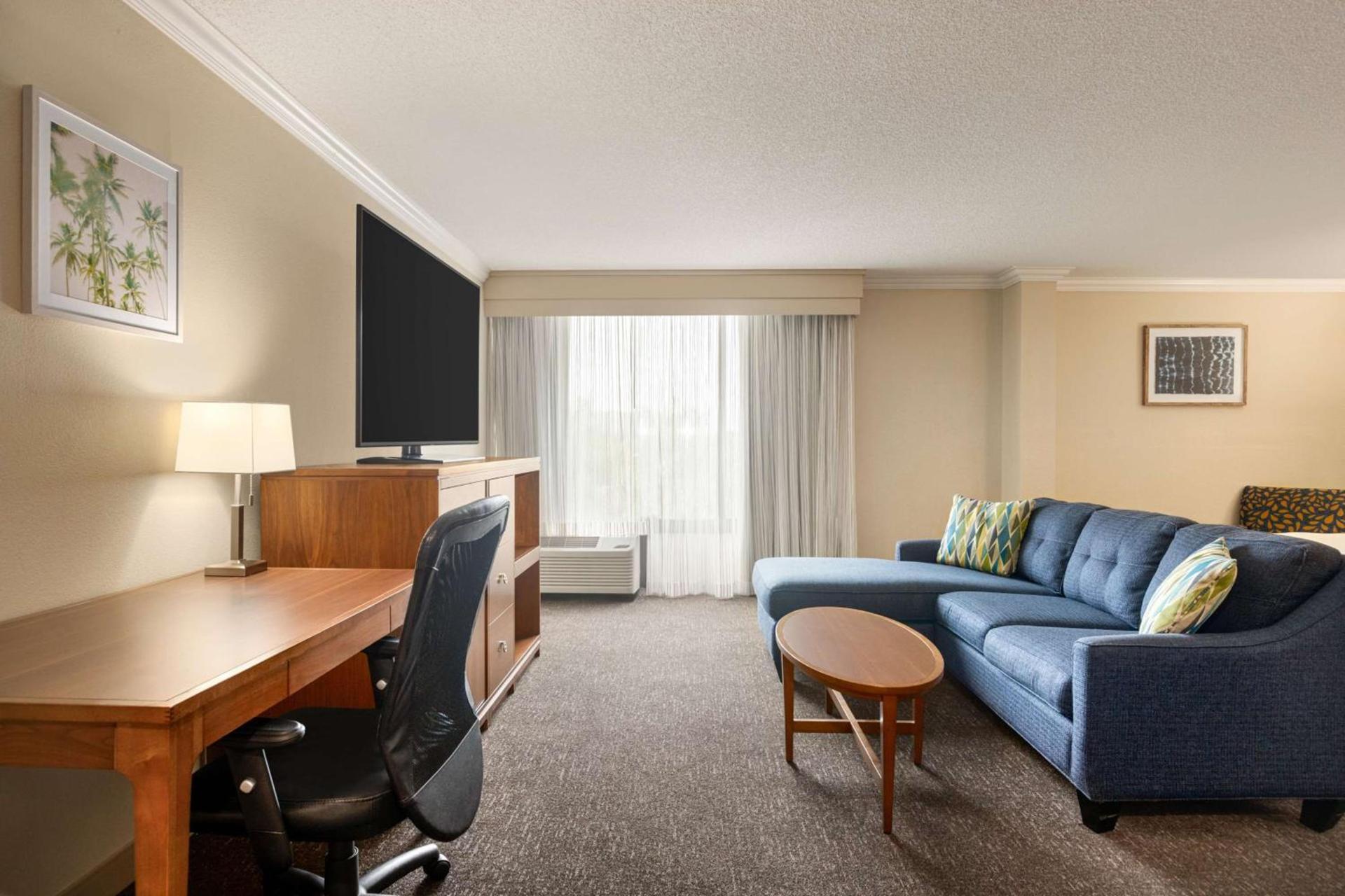 Doubletree by Hilton Fort Myers at Bell Tower Shops photo 14