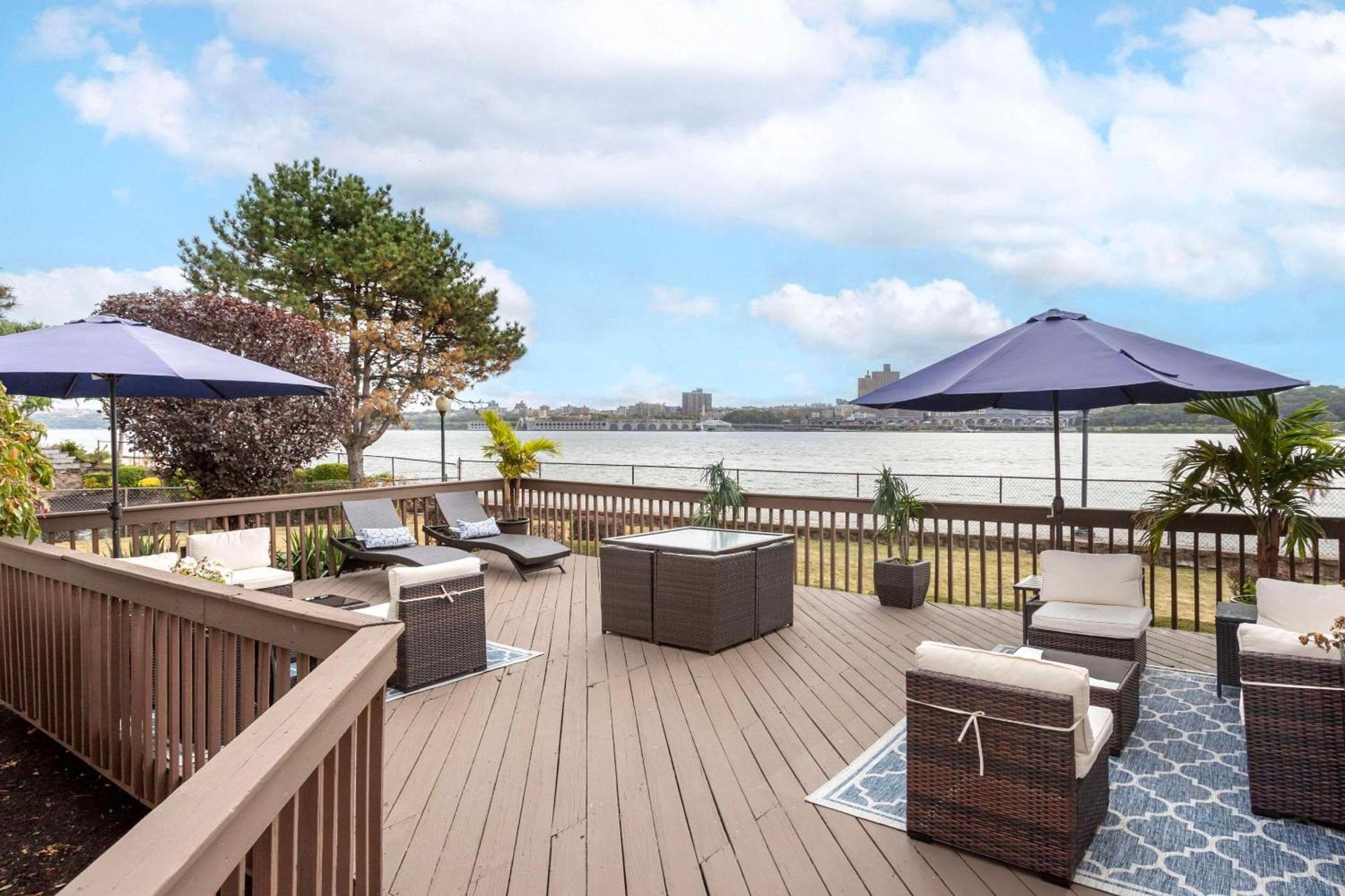 Comfort Inn Edgewater on Hudson River photo 3