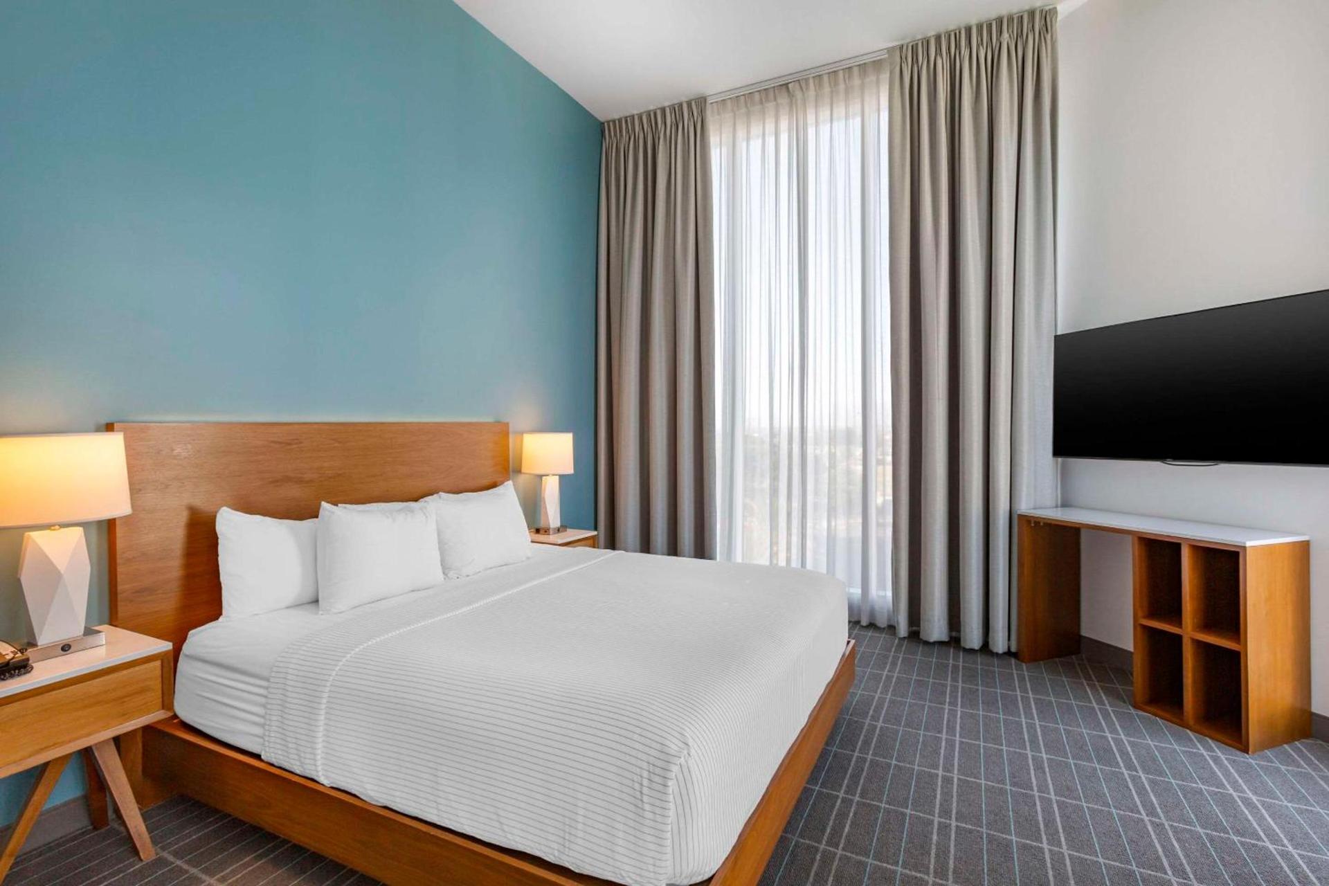 Cambria Hotel LAX photo 8