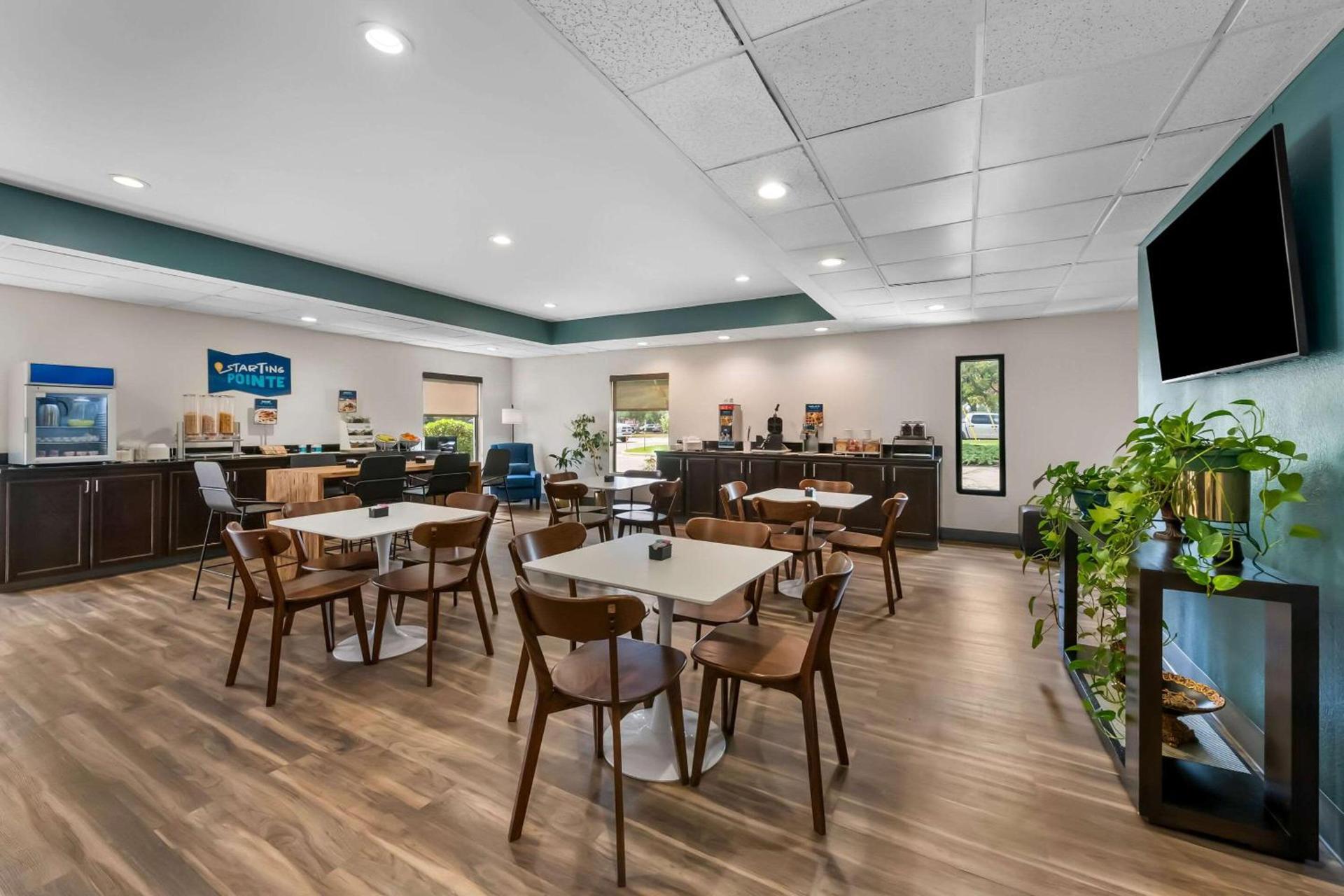 Clarion Pointe Apex - Holly Springs photo 25