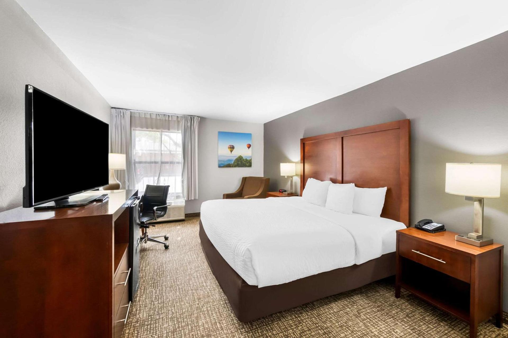 Clarion Pointe Apex - Holly Springs photo 4