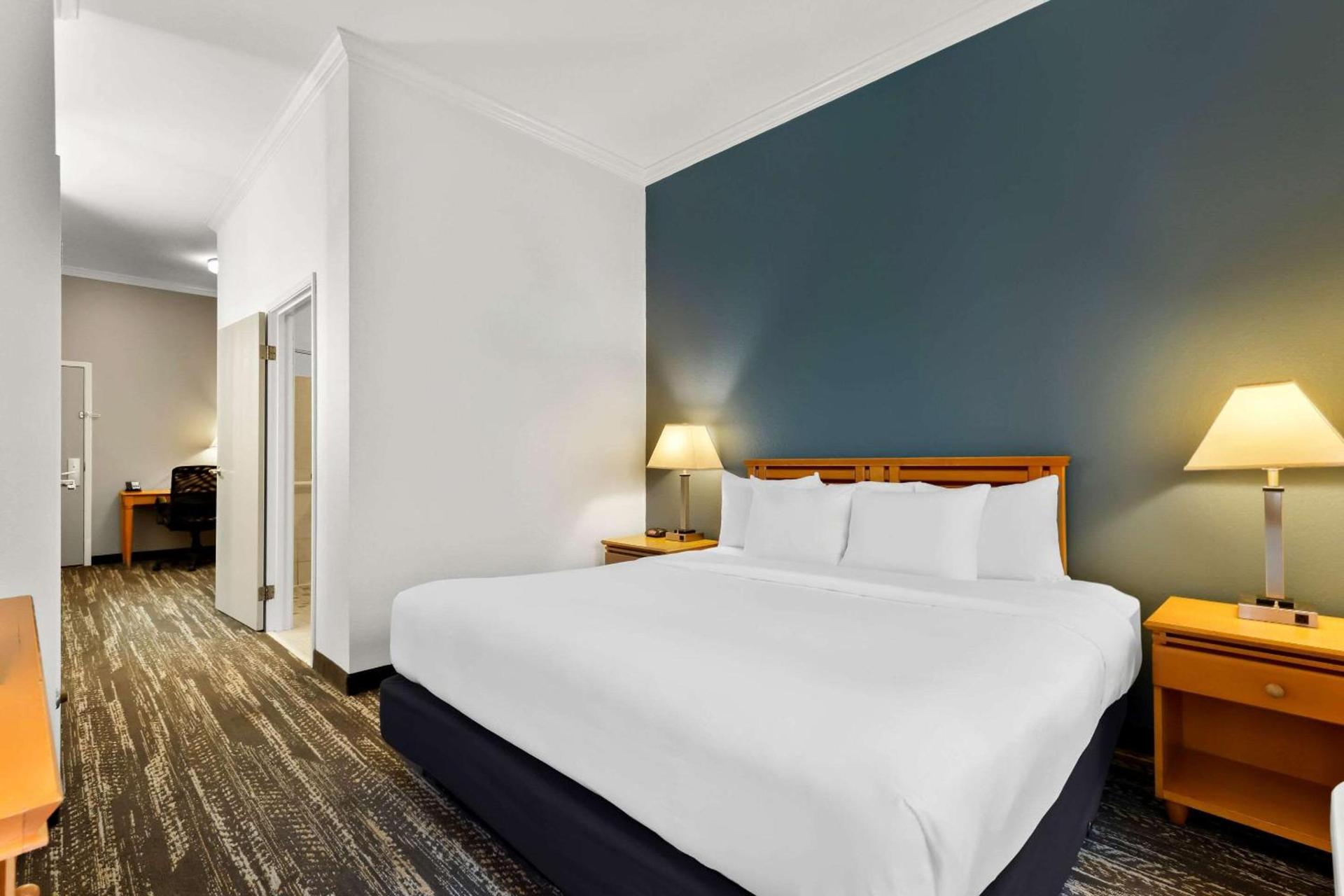 Clarion Suites Anchorage Downtown photo 5