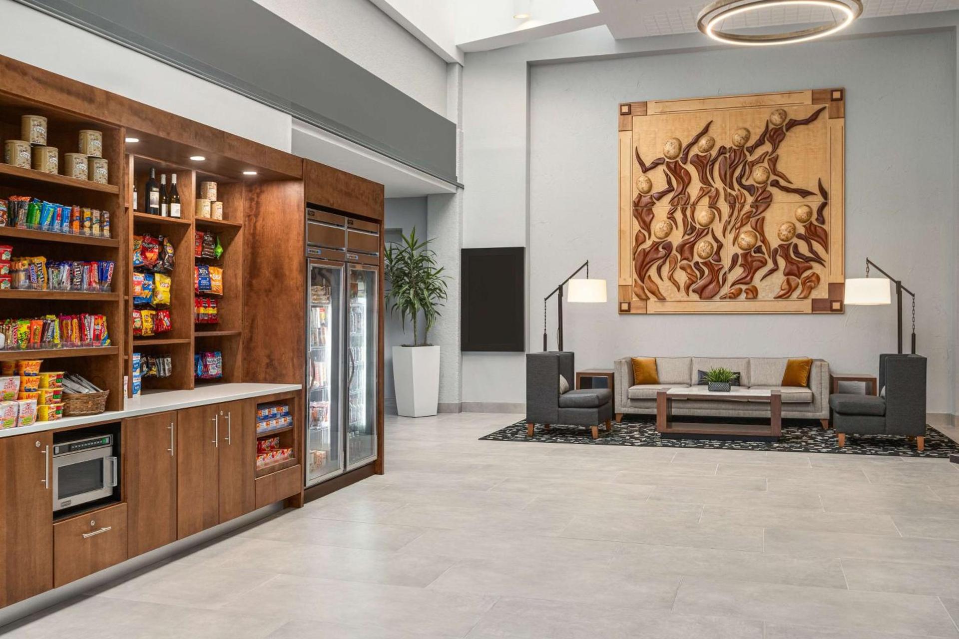 Doubletree by Hilton Fort Myers at Bell Tower Shops photo 11