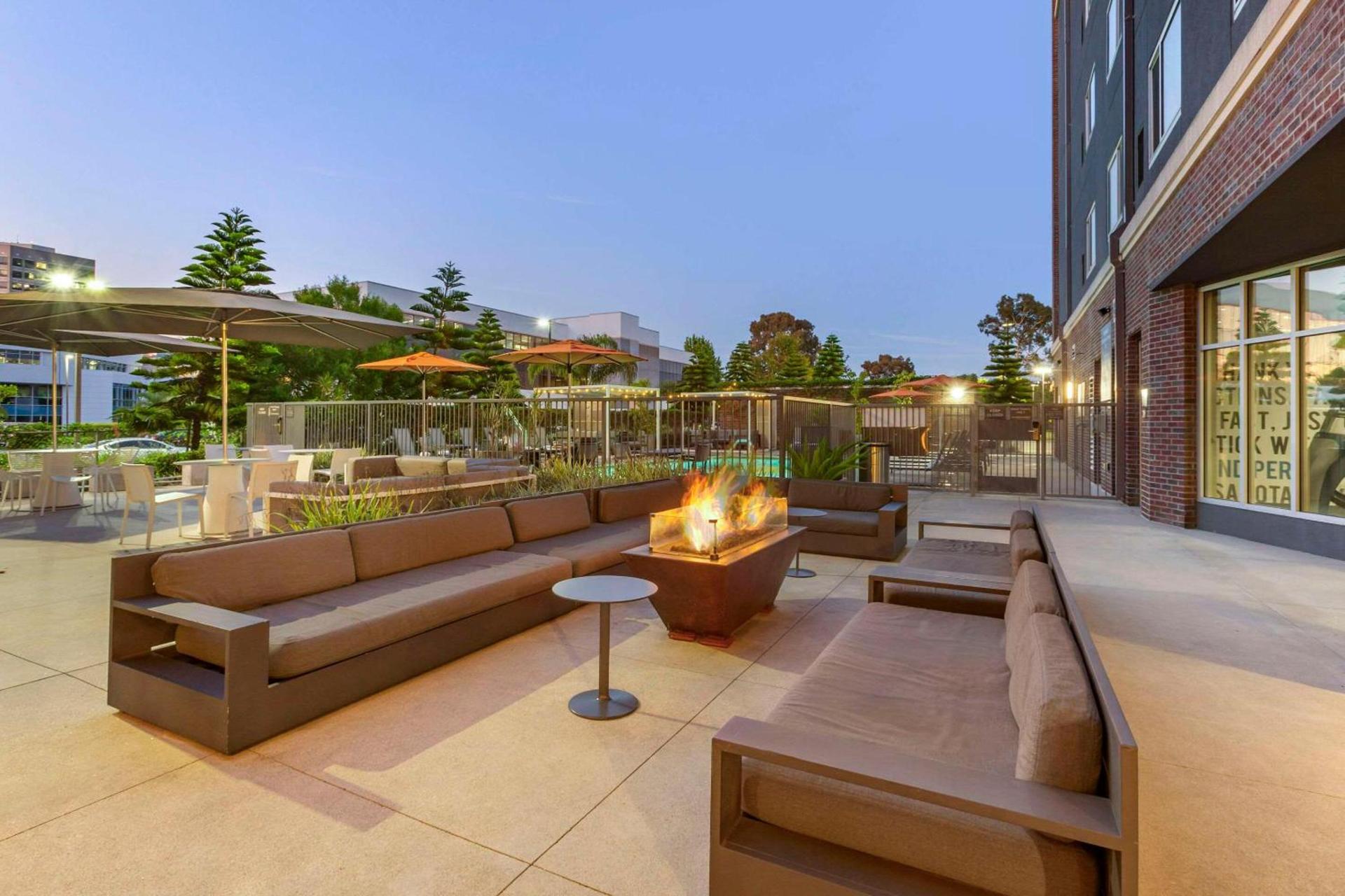 Cambria Hotel LAX photo 3