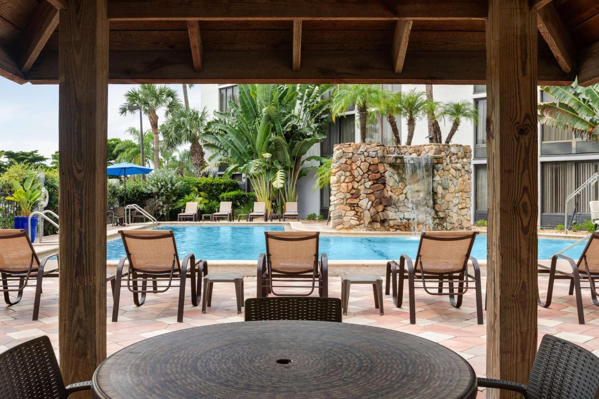 Doubletree by Hilton Fort Myers at Bell Tower Shops photo 7
