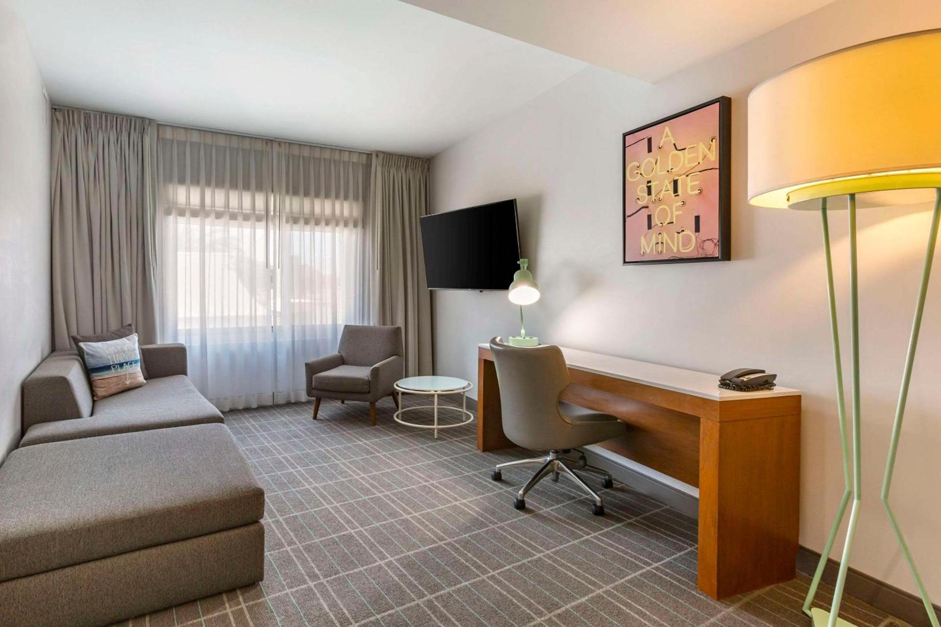Cambria Hotel LAX photo 15