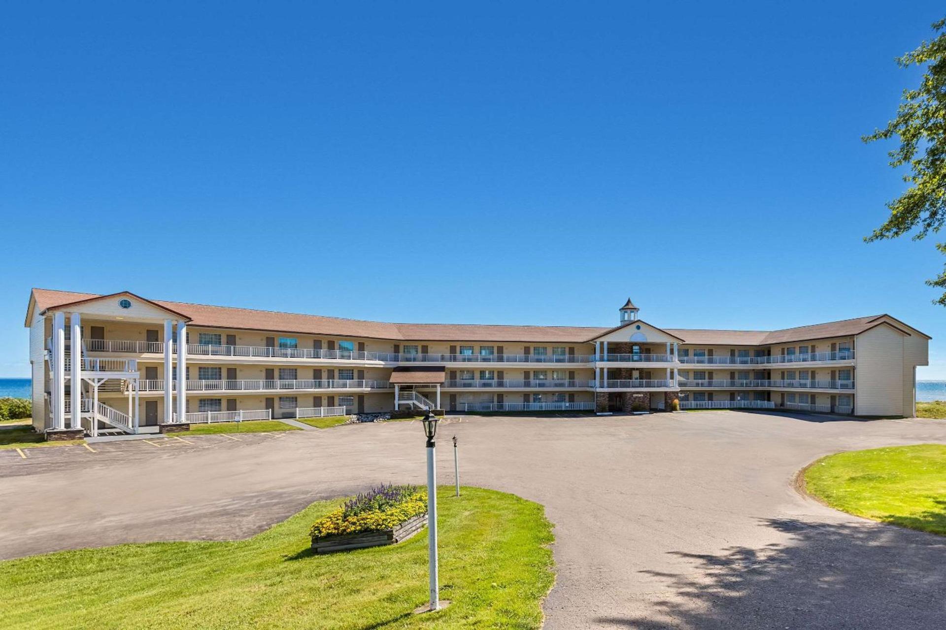 Quality Inn Lakefront photo 2