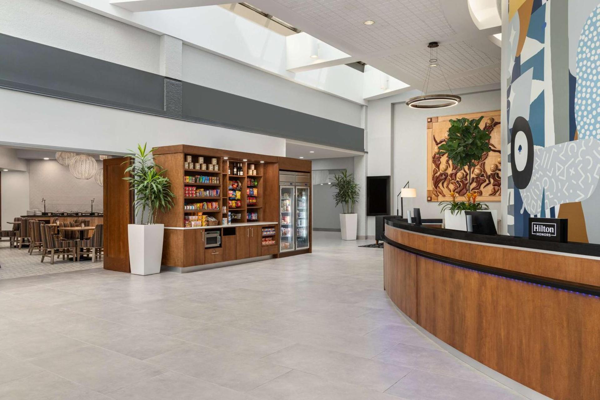 Doubletree by Hilton Fort Myers at Bell Tower Shops photo 5