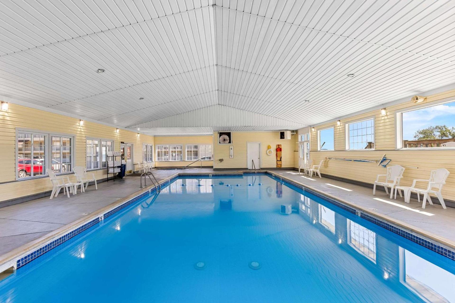 Quality Inn Lakefront photo 47