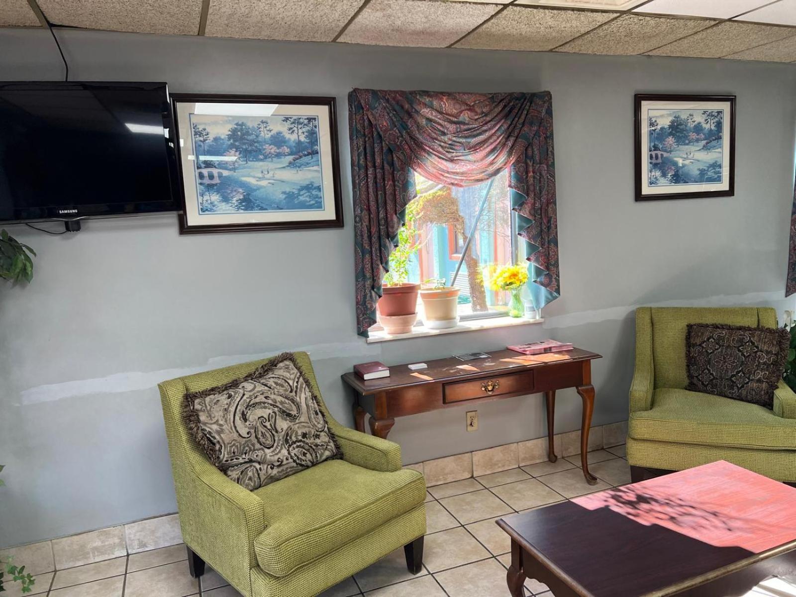Quality Quarters Inn By OYO Richmond KY I-75 photo 6