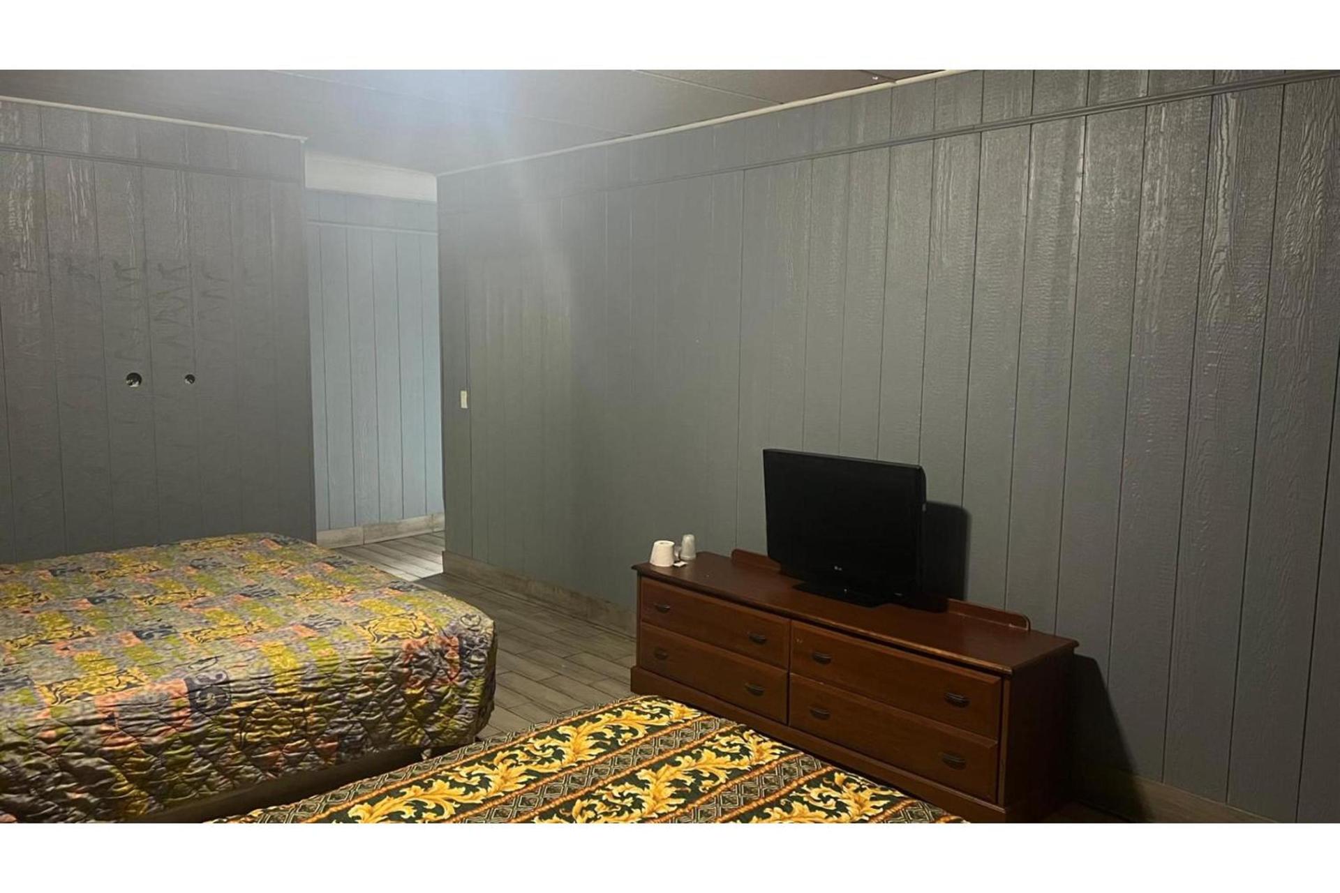 Best Motel By OYO Chicago I-90 photo 19