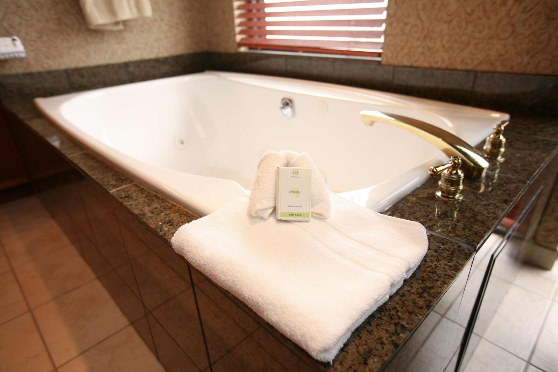 Embassy Suites Lincoln photo 27