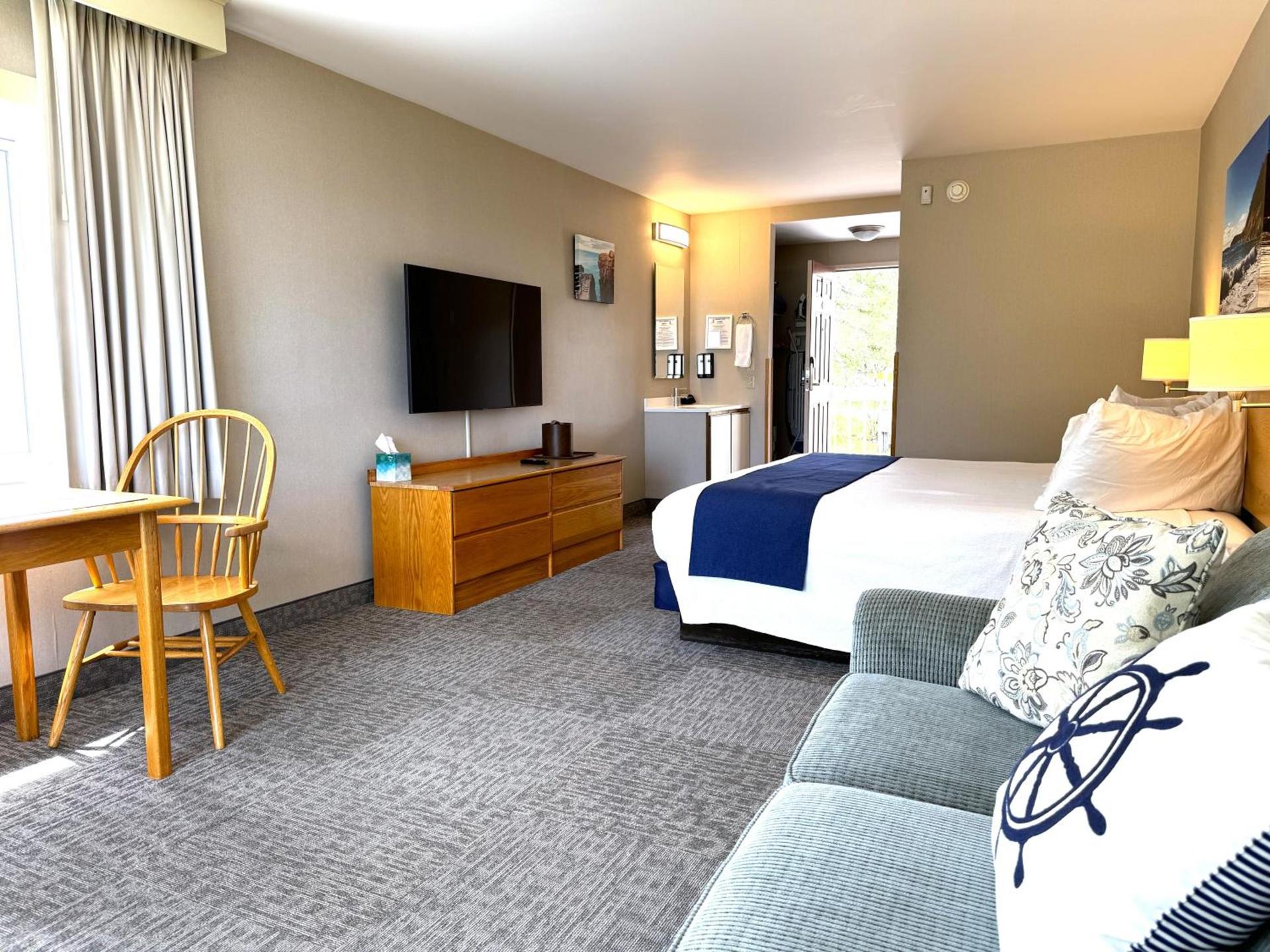Atlantic Eyrie Lodge photo 36