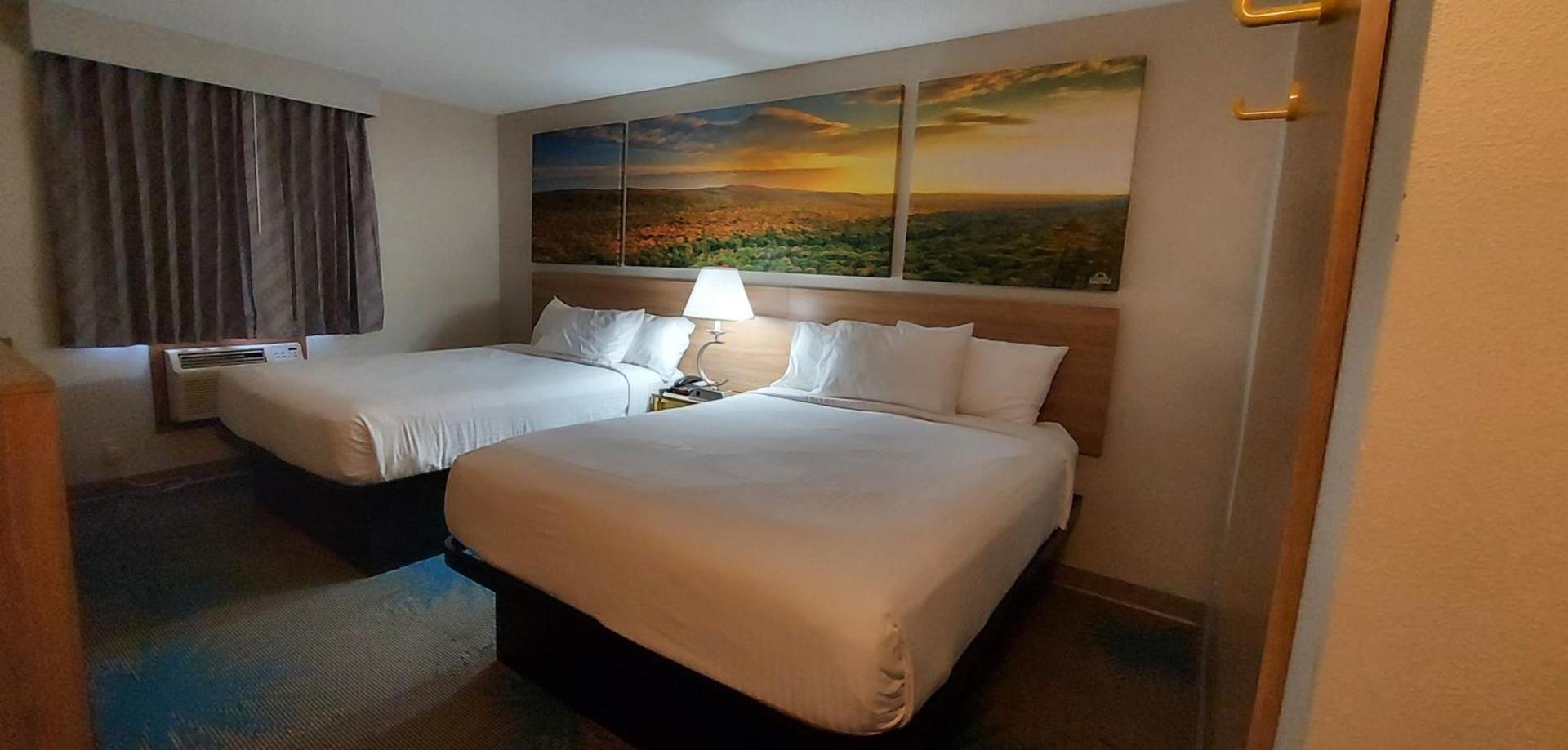 Days Inn by Wyndham Willmar photo 49