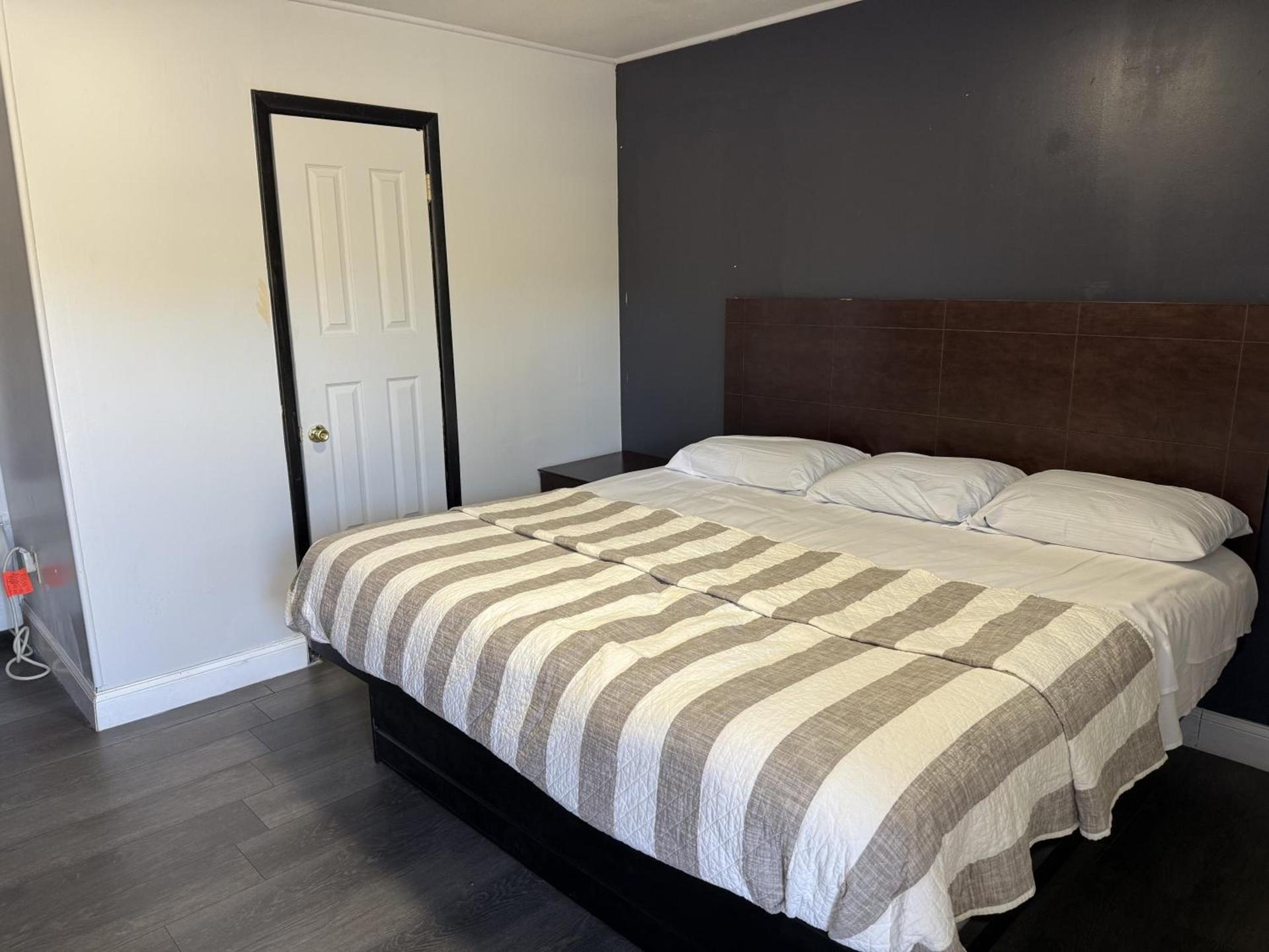 Budget Inn photo 4