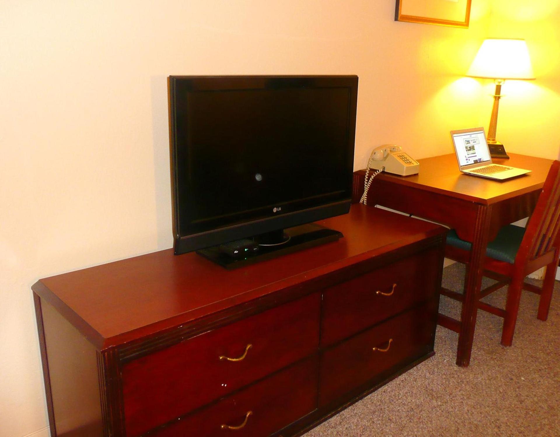 Red Bluff Inn photo 22
