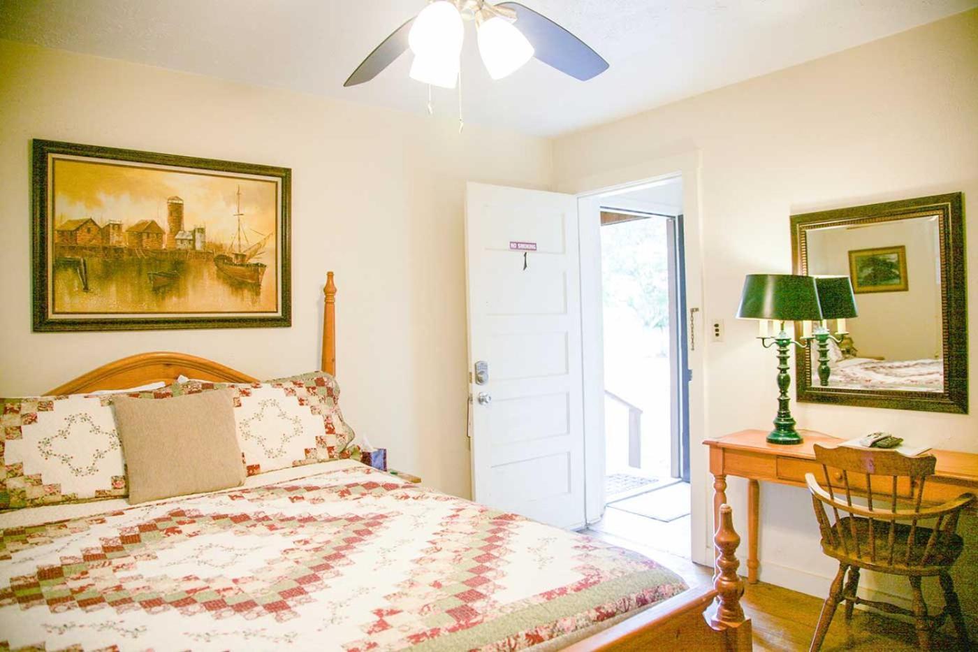 Shiner Country Inn photo 22
