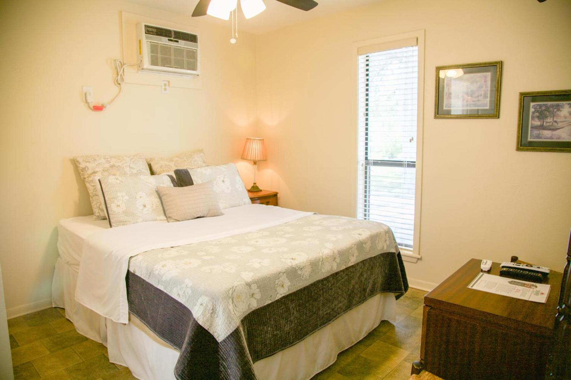 Shiner Country Inn photo 25