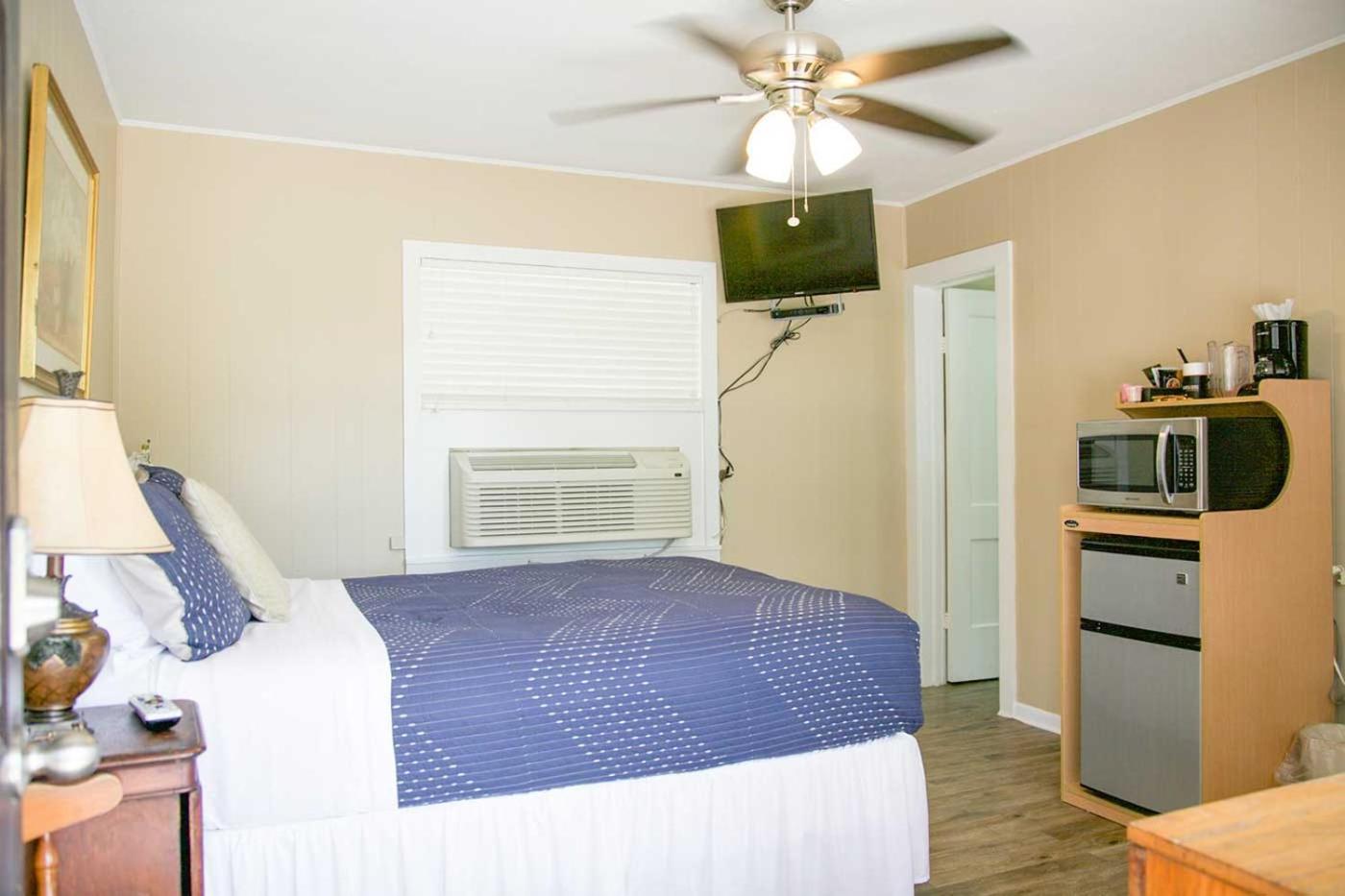 Shiner Country Inn photo 27