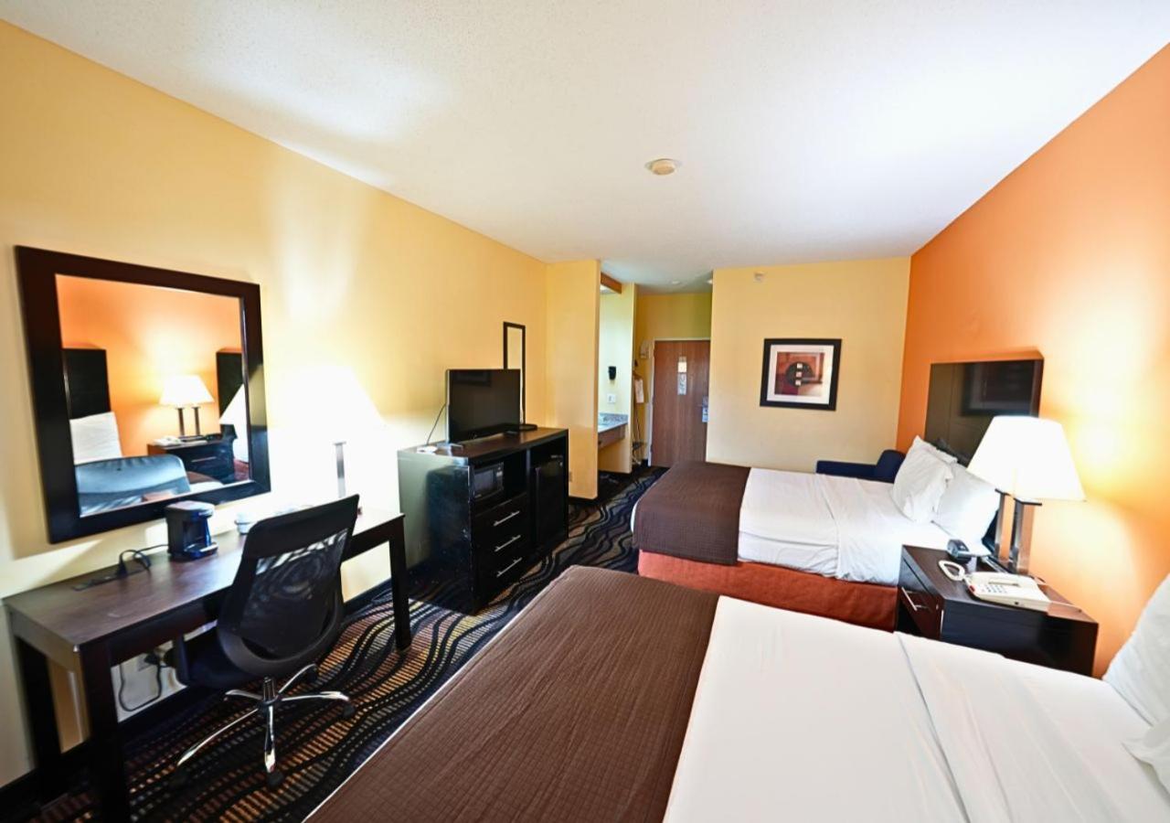 Rock Island Inn & Suites Streator , IL photo 18