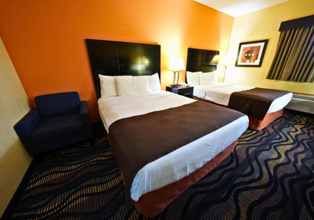 Rock Island Inn & Suites Streator , IL photo 21