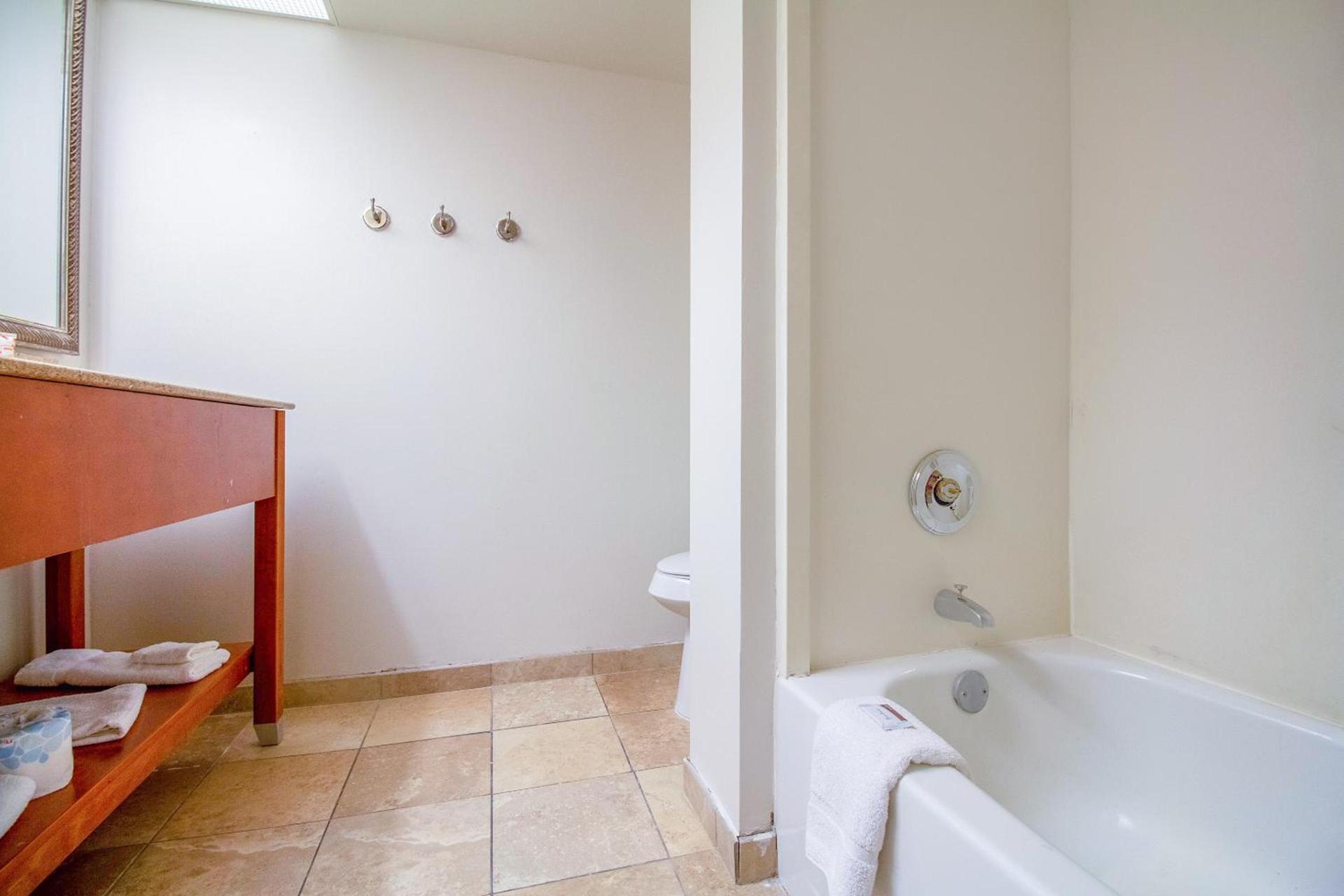 Tulsa Square Hotel Central, I-44 By OYO photo 72