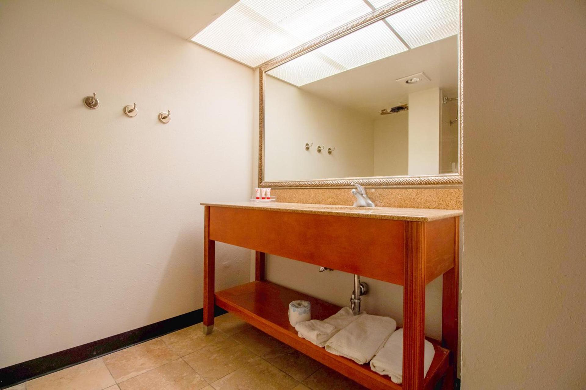 Tulsa Square Hotel Central, I-44 By OYO photo 84