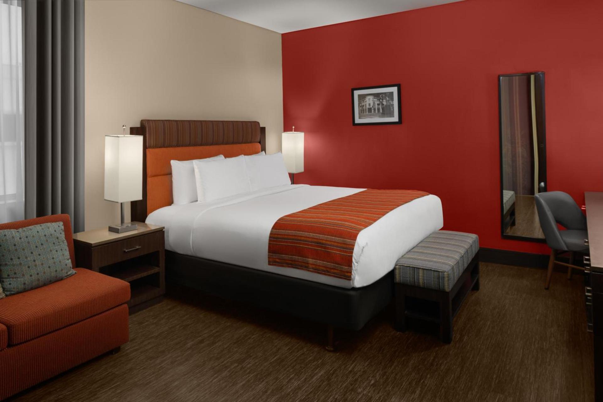 SIRTAJ – Beverly Hills photo 2