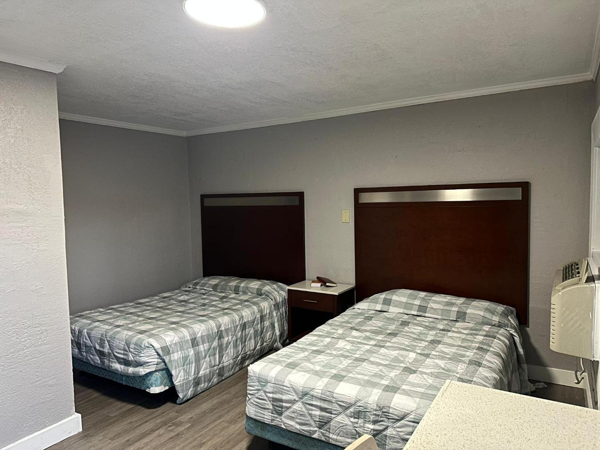 Alamo Oasis Inn and Suites By OYO San Antonio photo 20