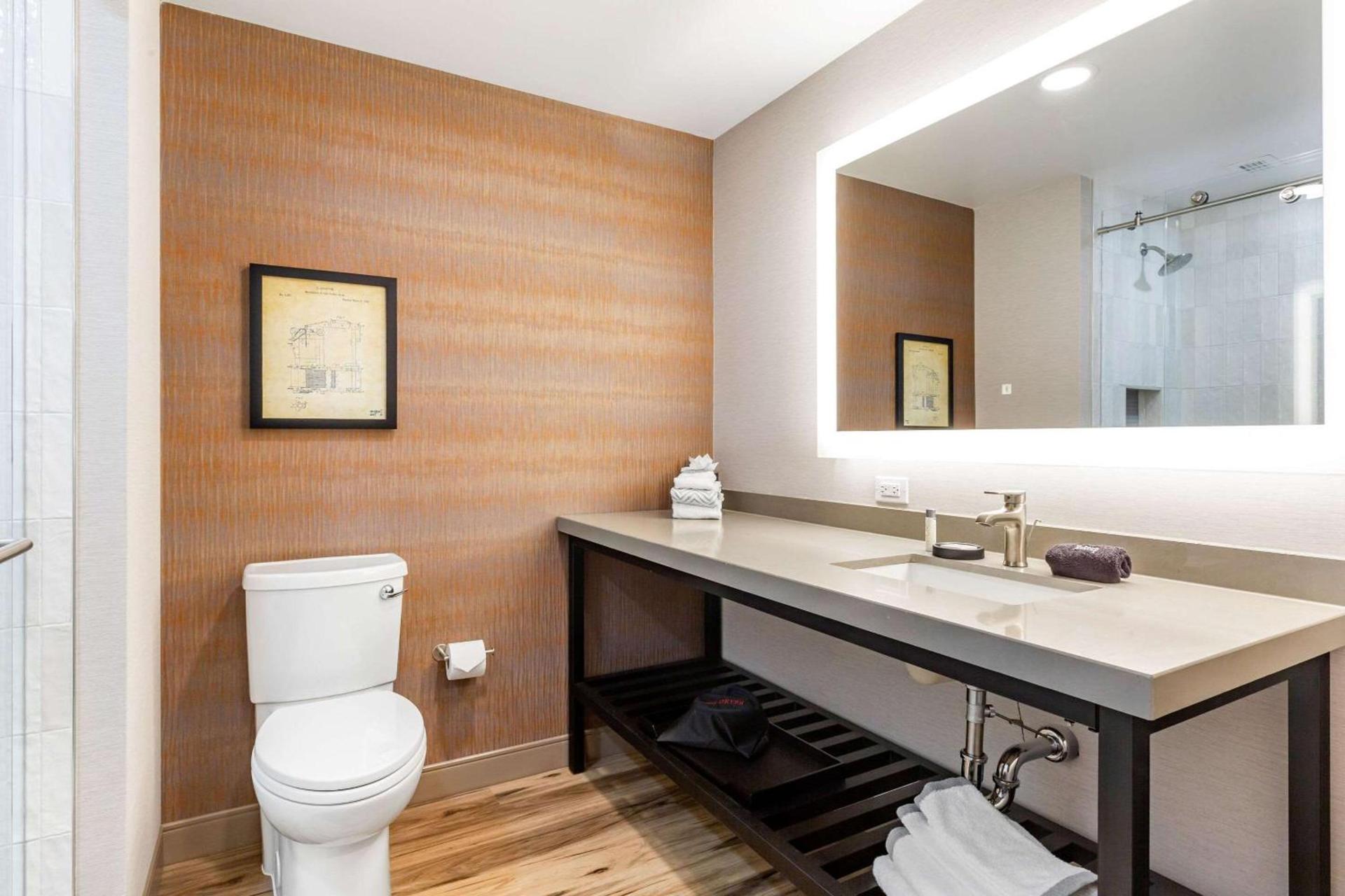 Cambria Hotel New Haven University Area photo 31
