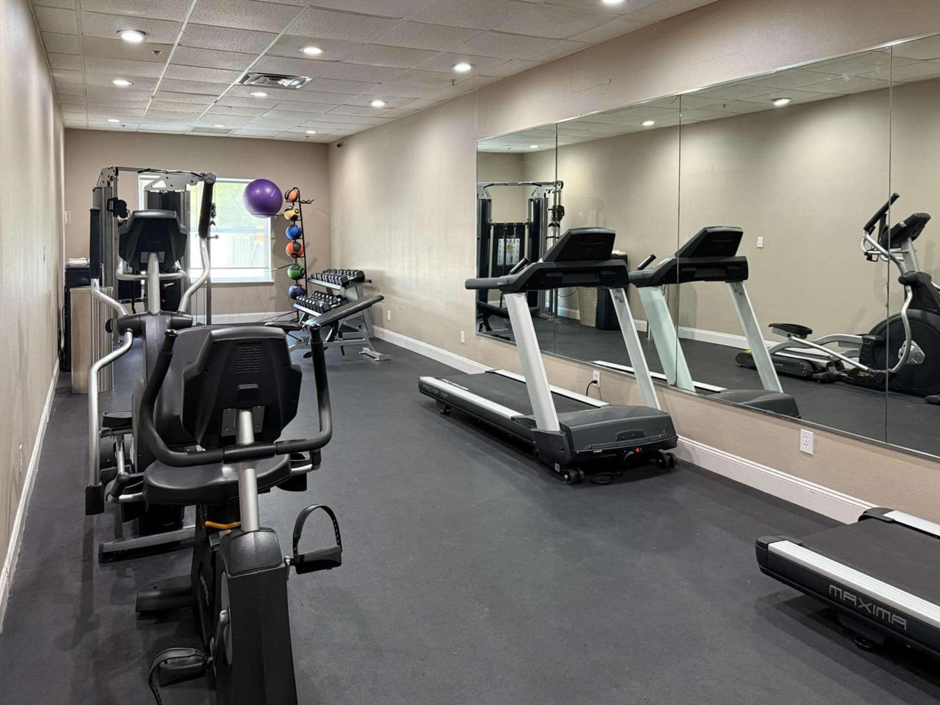 Country Inn & Suites by Radisson, Harlingen, TX photo 82