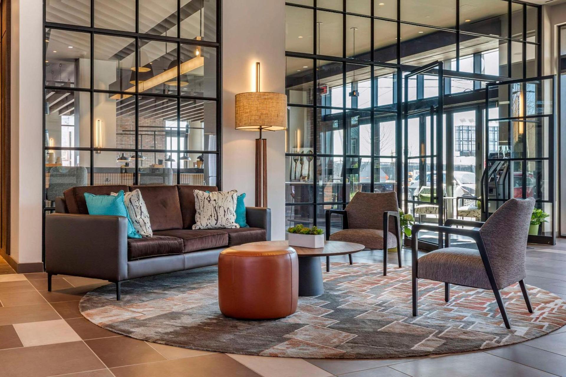 Cambria Hotel Washington DC Navy Yard Riverfront photo 2
