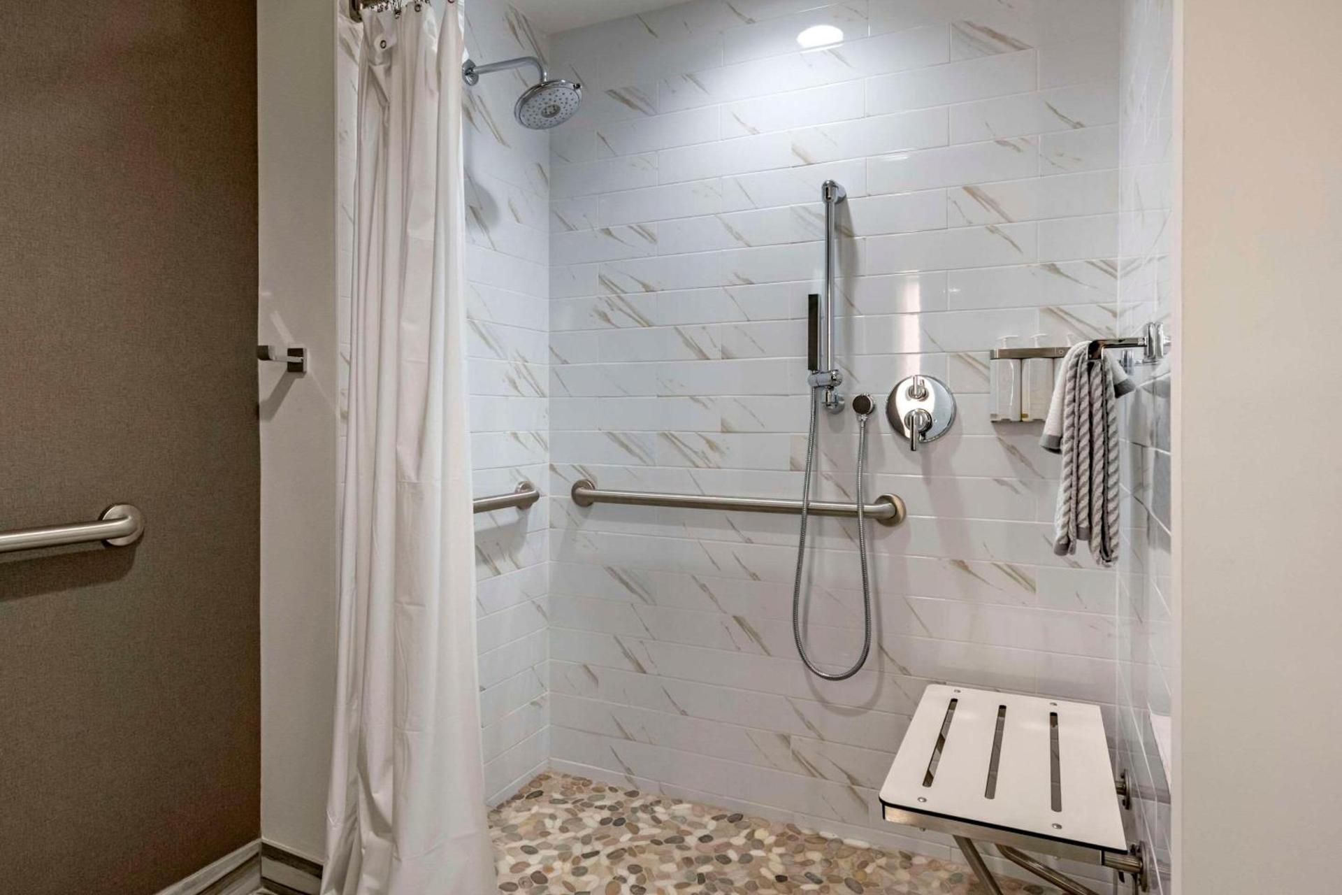 Cambria Hotel Fort Lauderdale Beach photo 8
