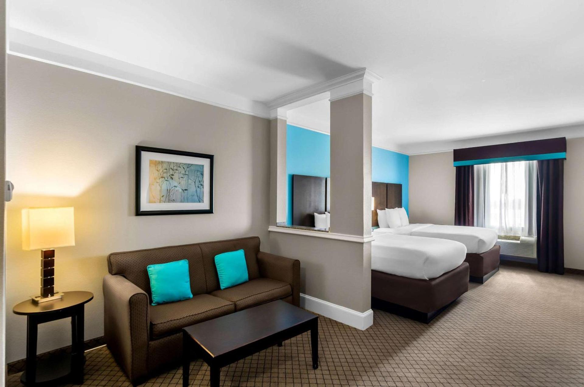 Comfort Suites at Katy Mills photo 10