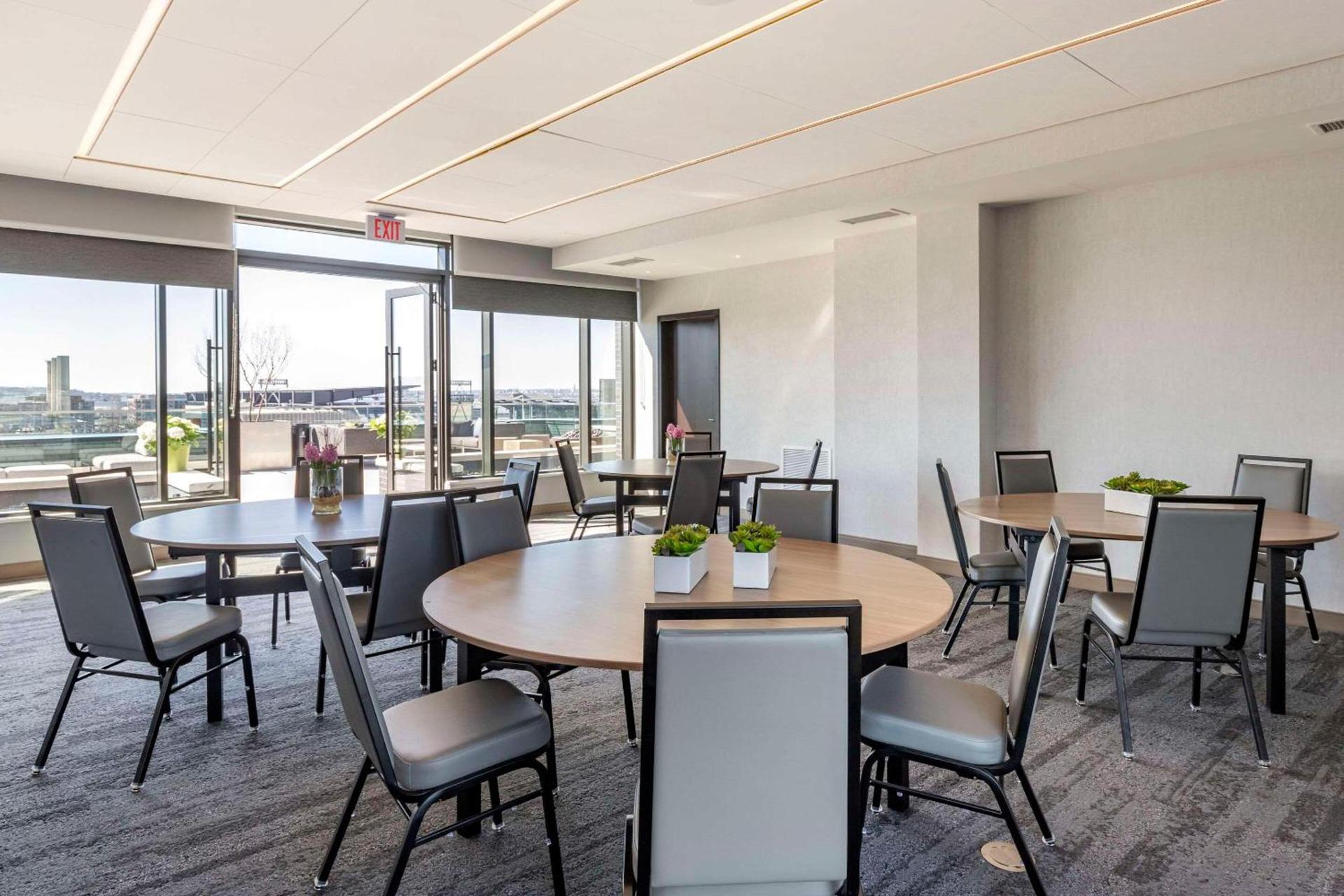 Cambria Hotel Washington DC Navy Yard Riverfront photo 28