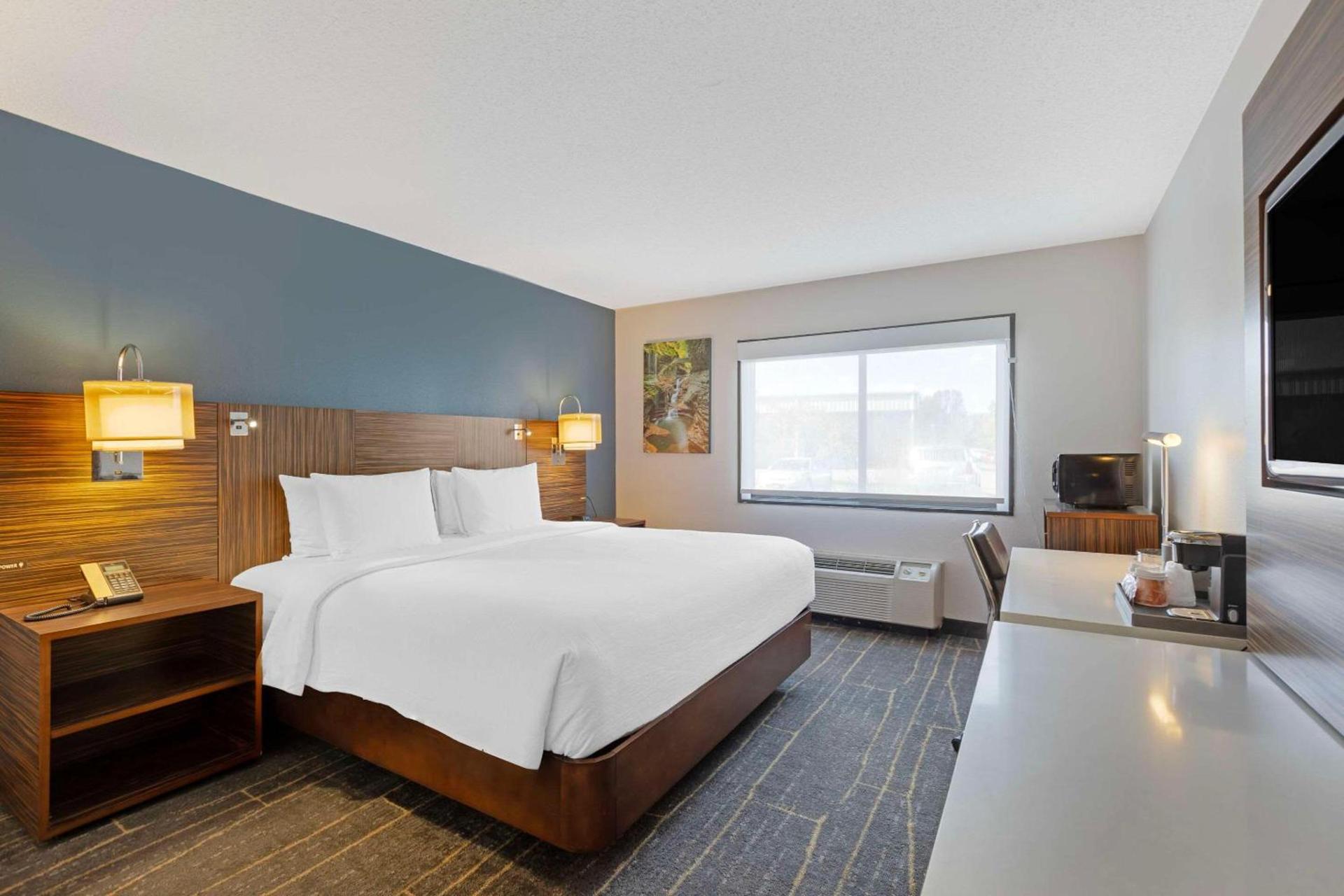 The Lux Hotel & Conference Center, an Ascend Collection Hotel photo 7
