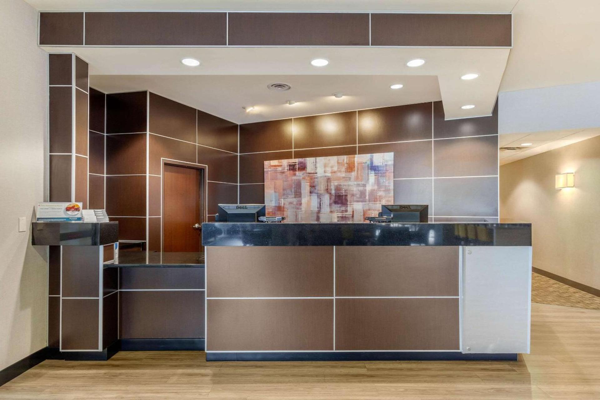 Cambria Hotel Denver International Airport photo 7