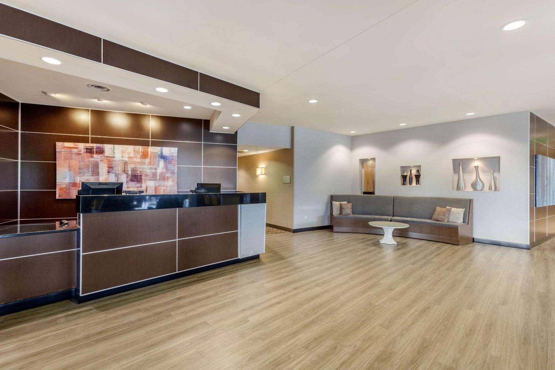 Cambria Hotel Denver International Airport photo 9
