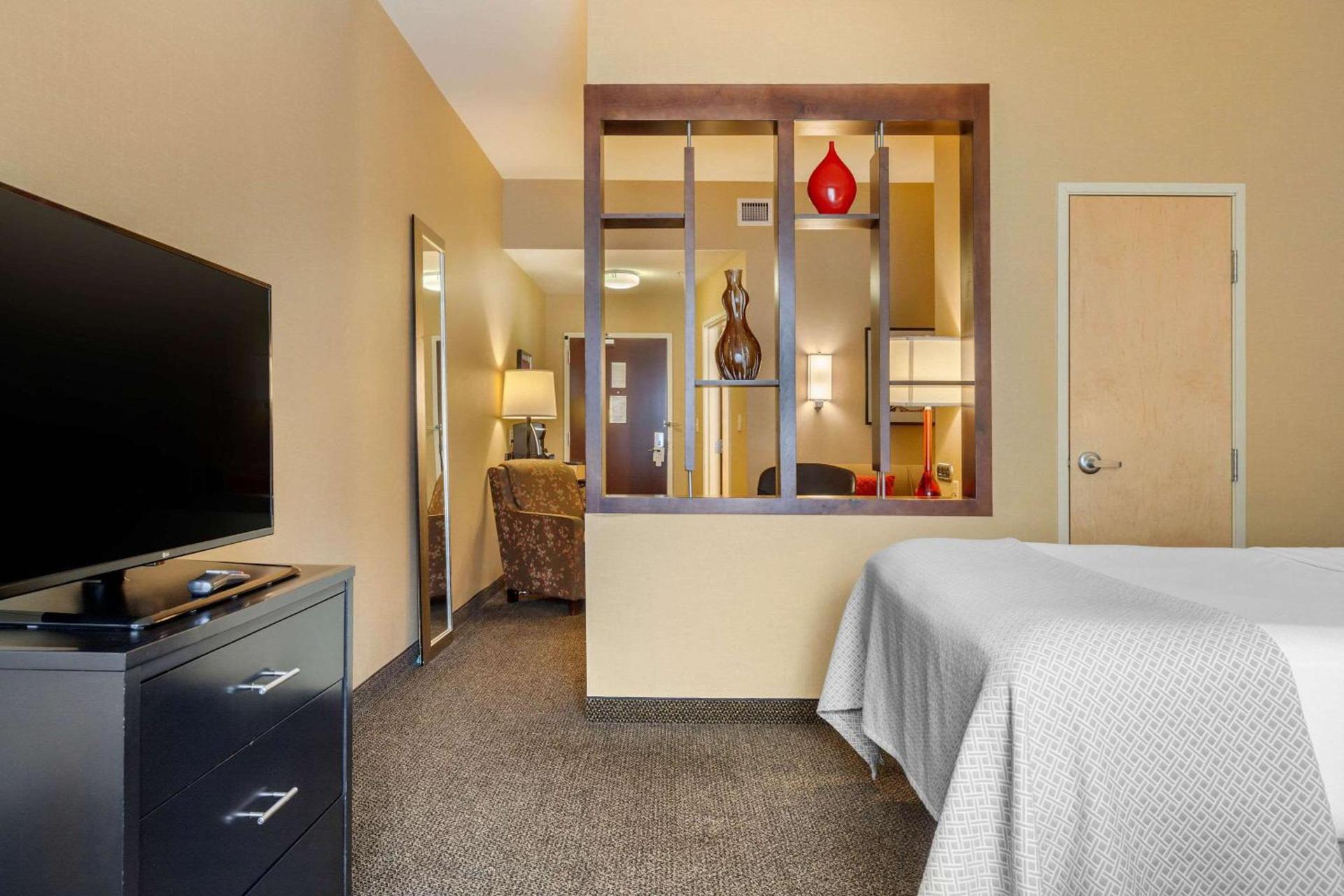 Cambria Hotel Denver International Airport photo 16