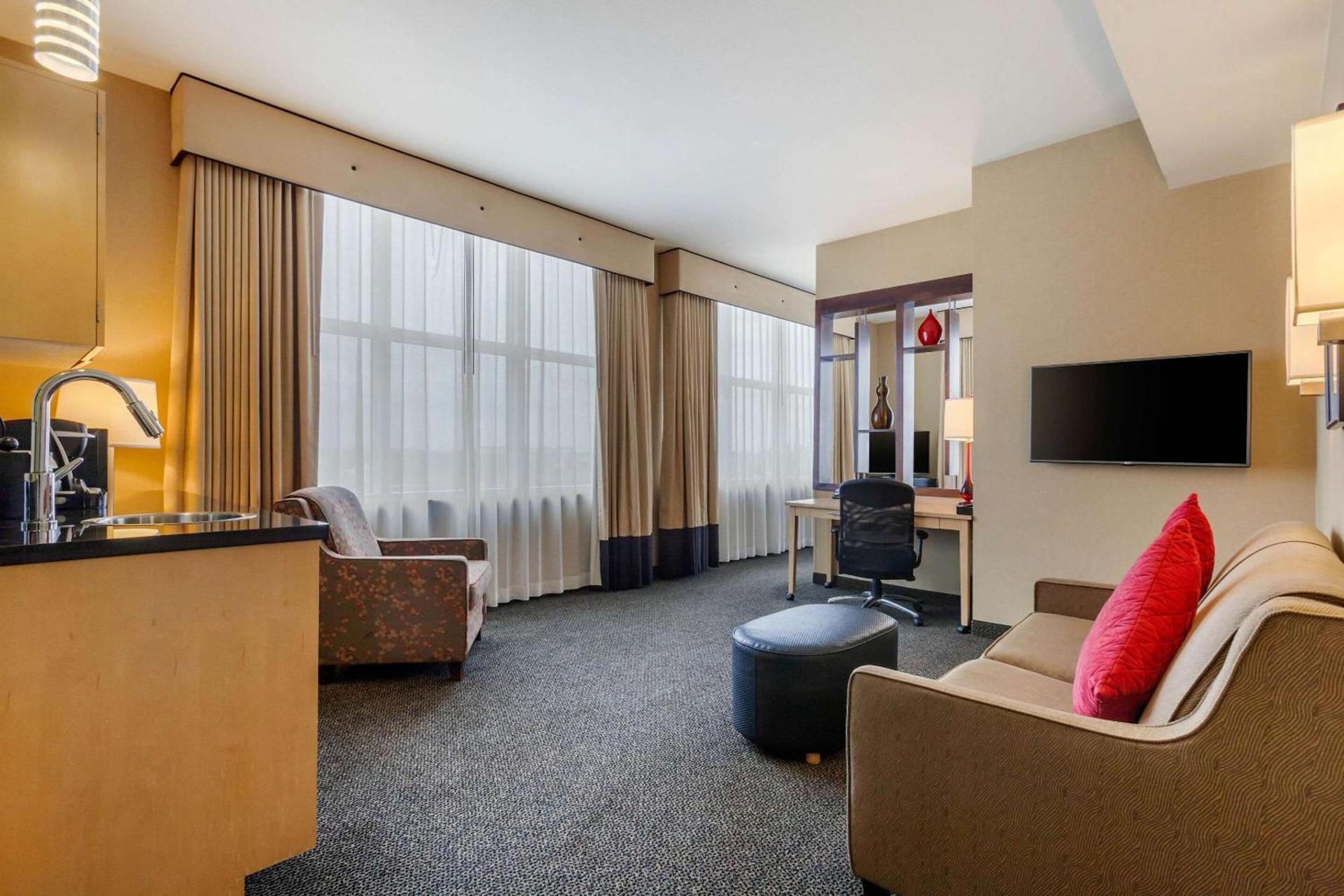 Cambria Hotel Denver International Airport photo 18