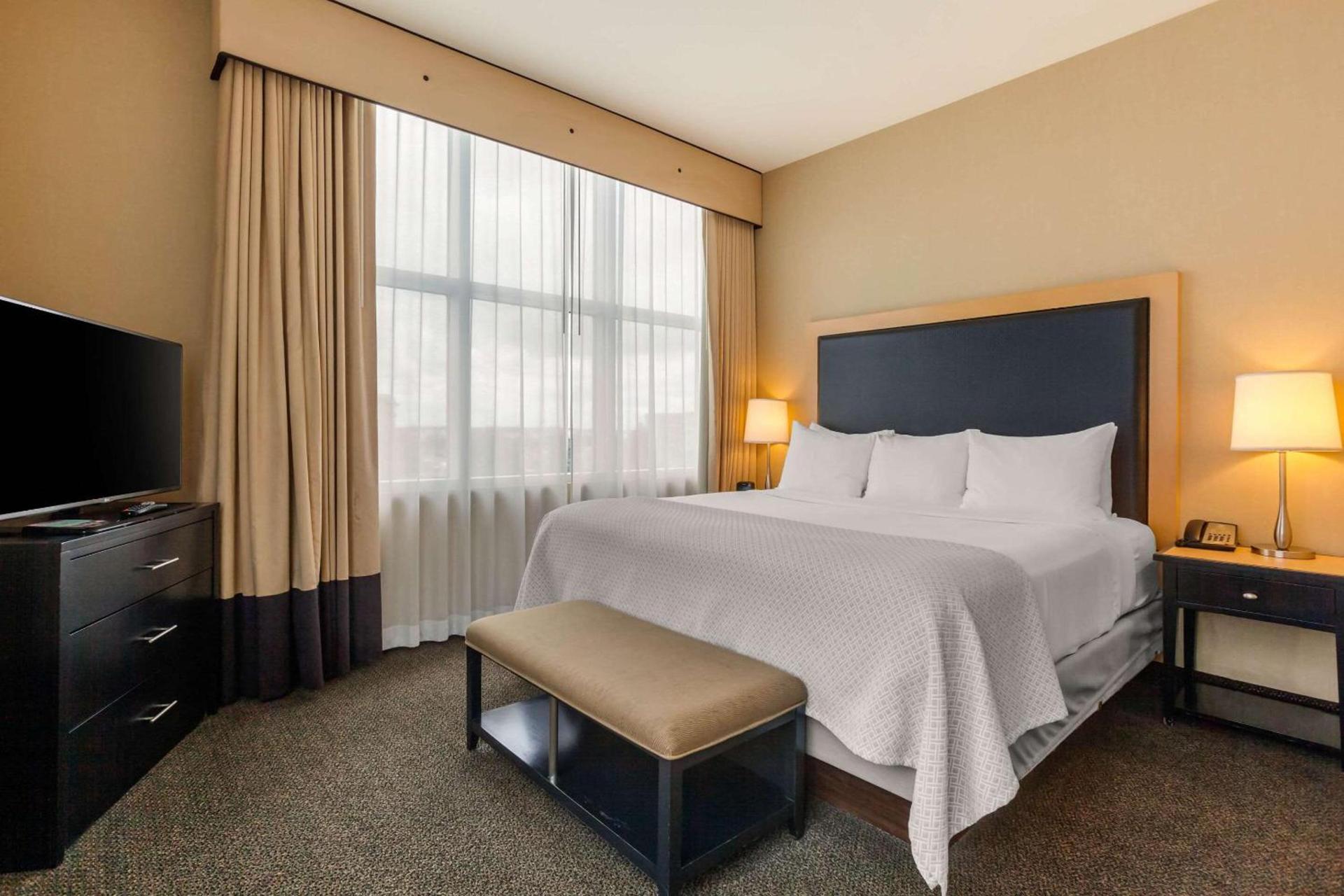 Cambria Hotel Denver International Airport photo 19
