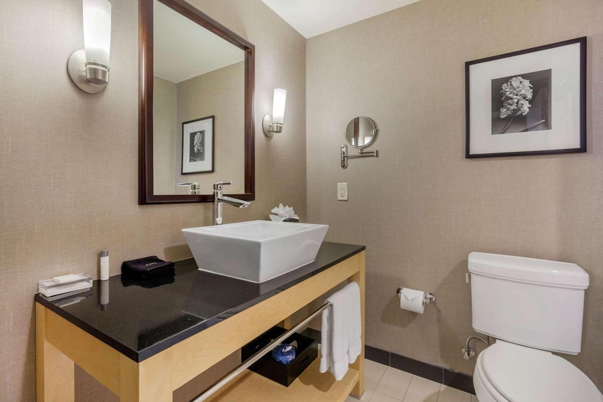 Cambria Hotel Denver International Airport photo 21