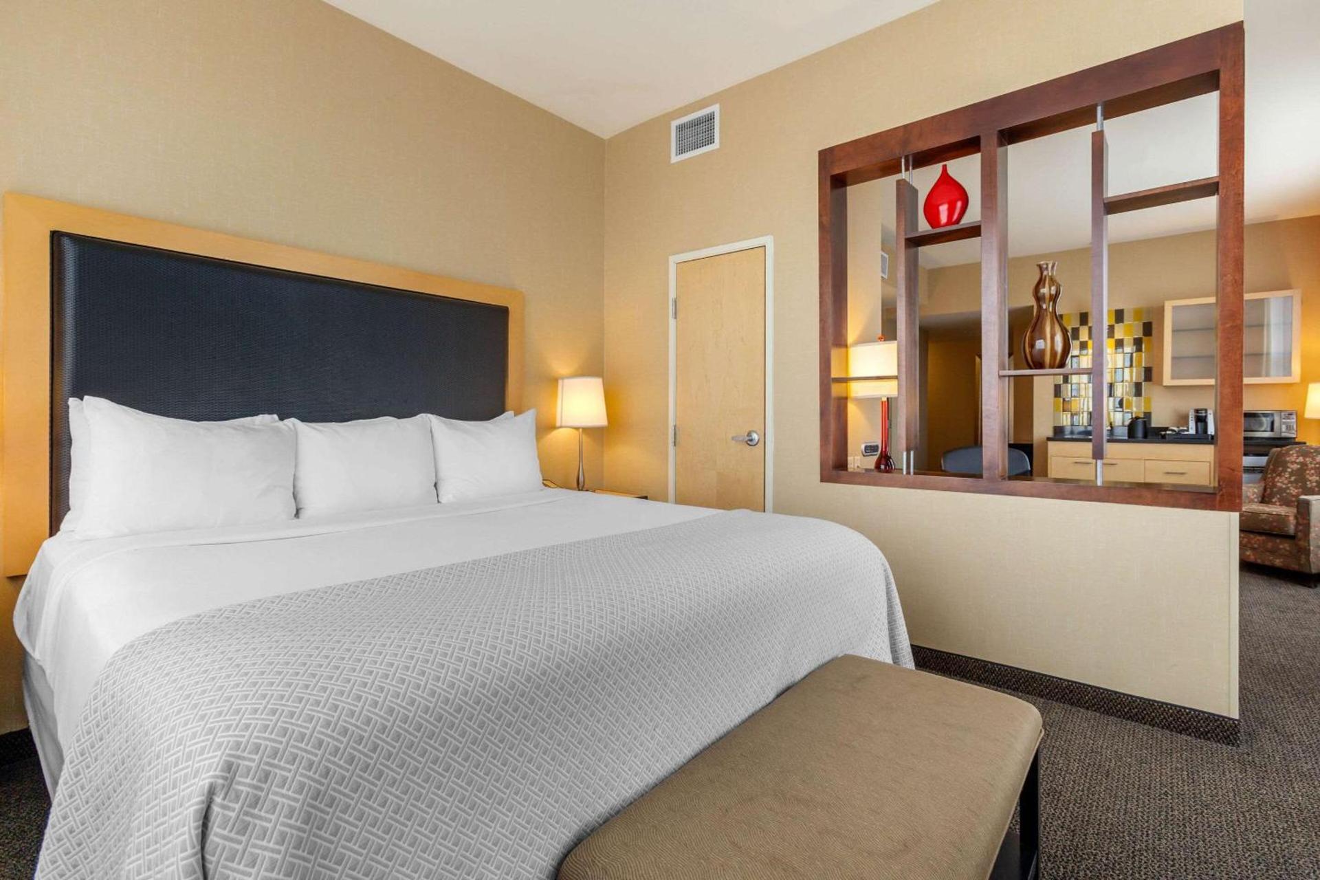 Cambria Hotel Denver International Airport photo 20