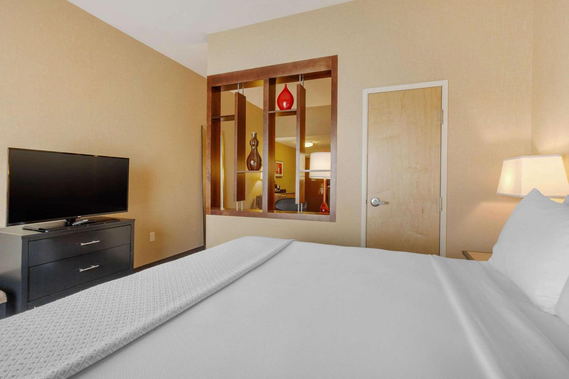 Cambria Hotel Denver International Airport photo 24