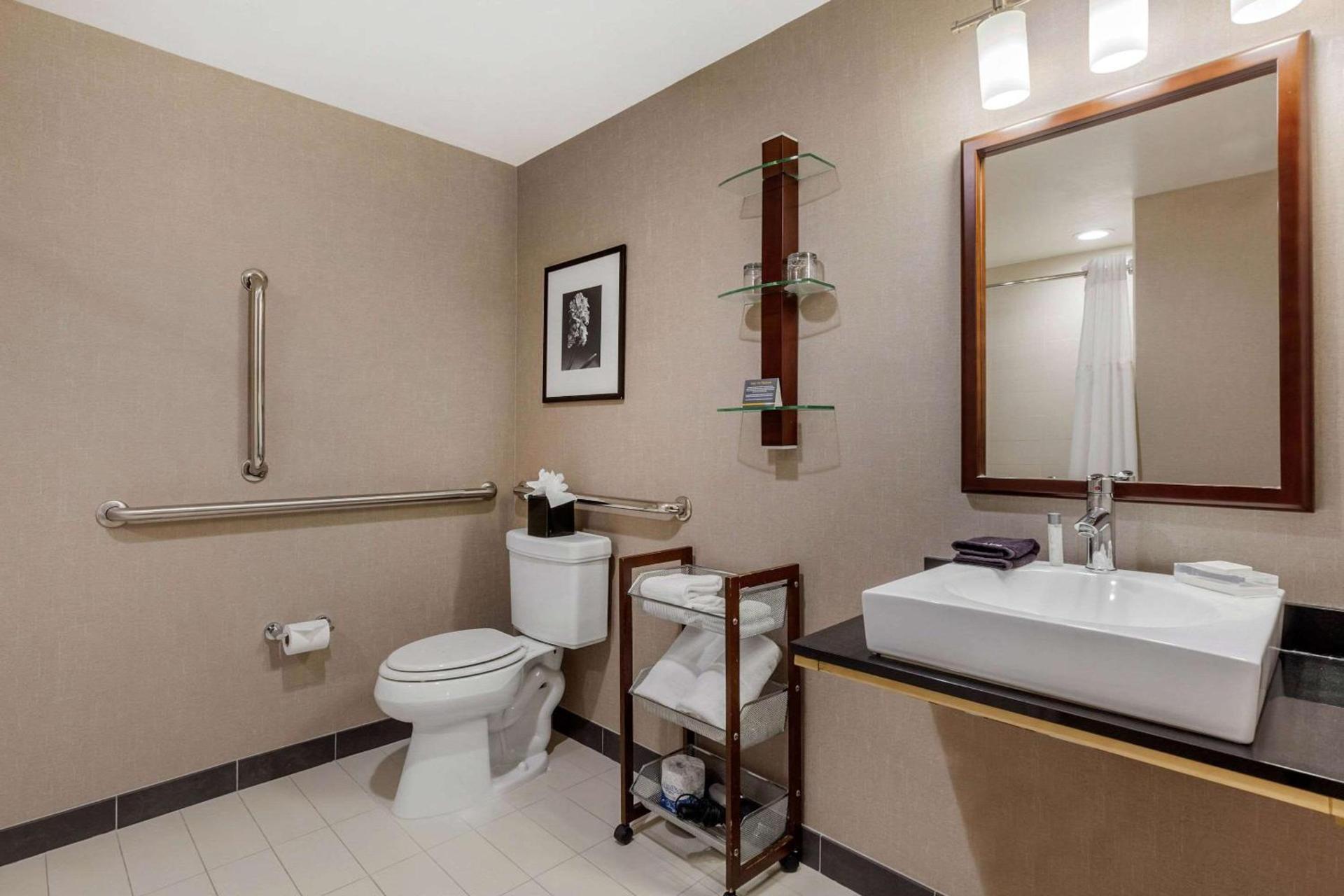 Cambria Hotel Denver International Airport photo 28