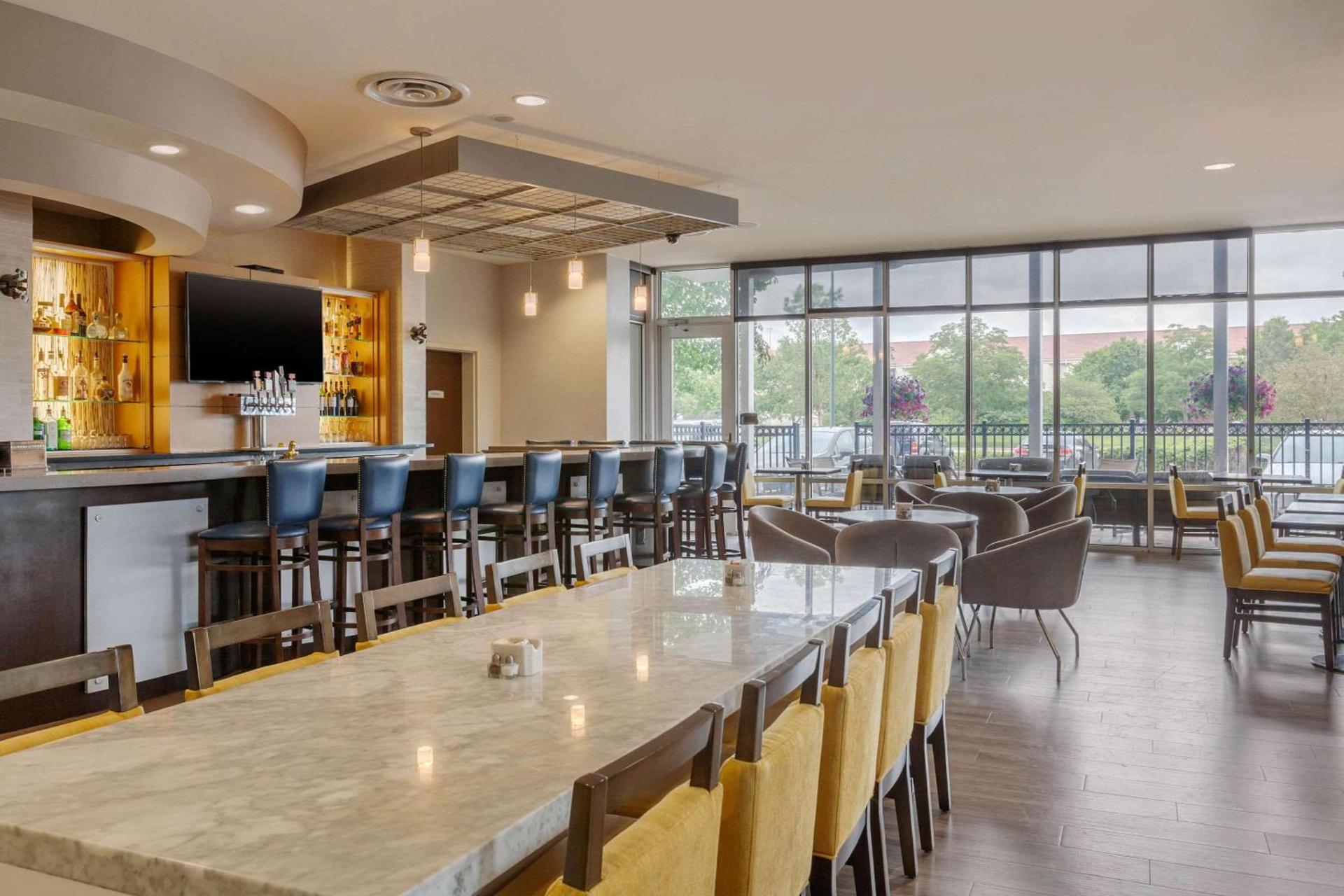 Cambria Hotel Denver International Airport photo 42