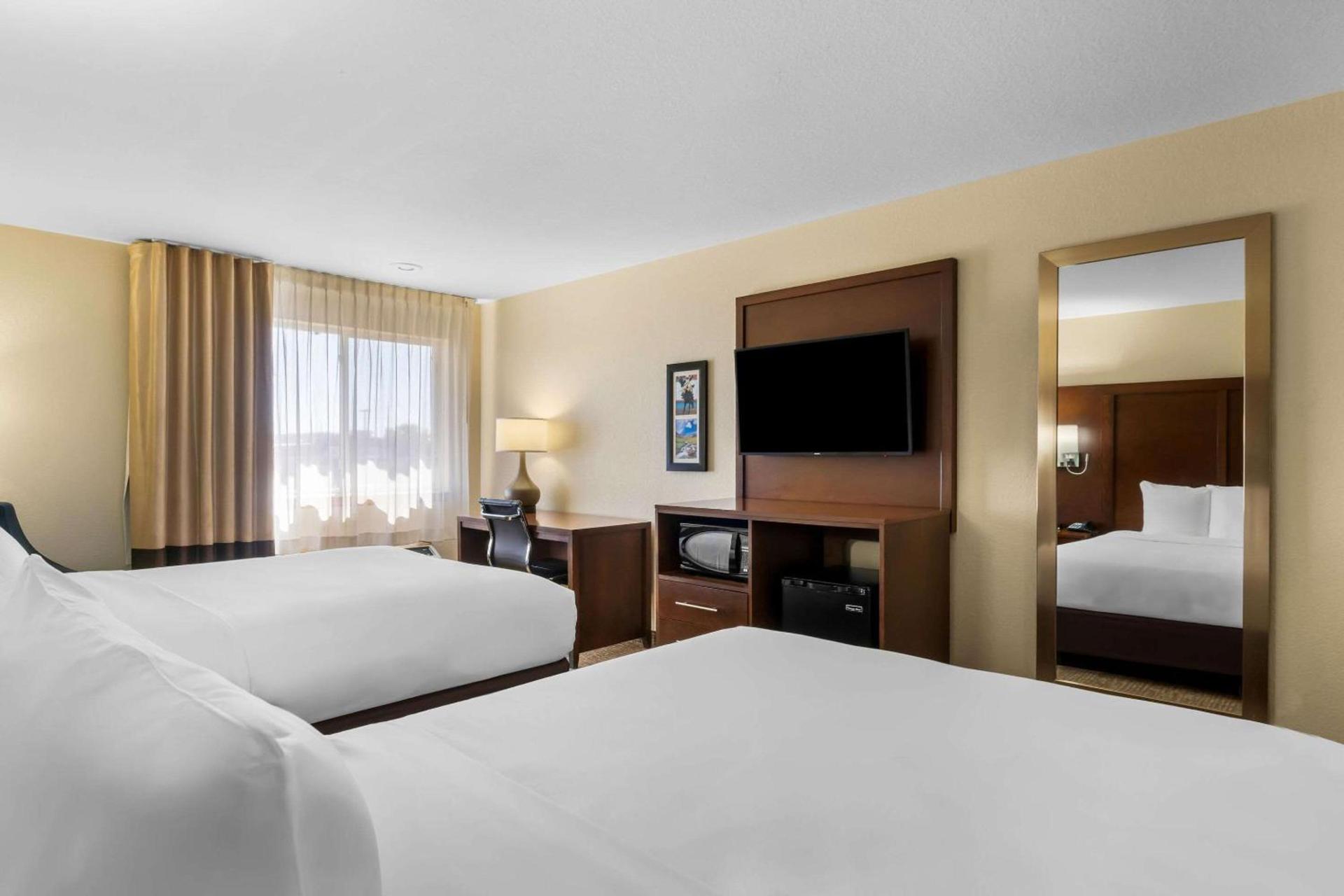Comfort Inn & Suites Greeley photo 4
