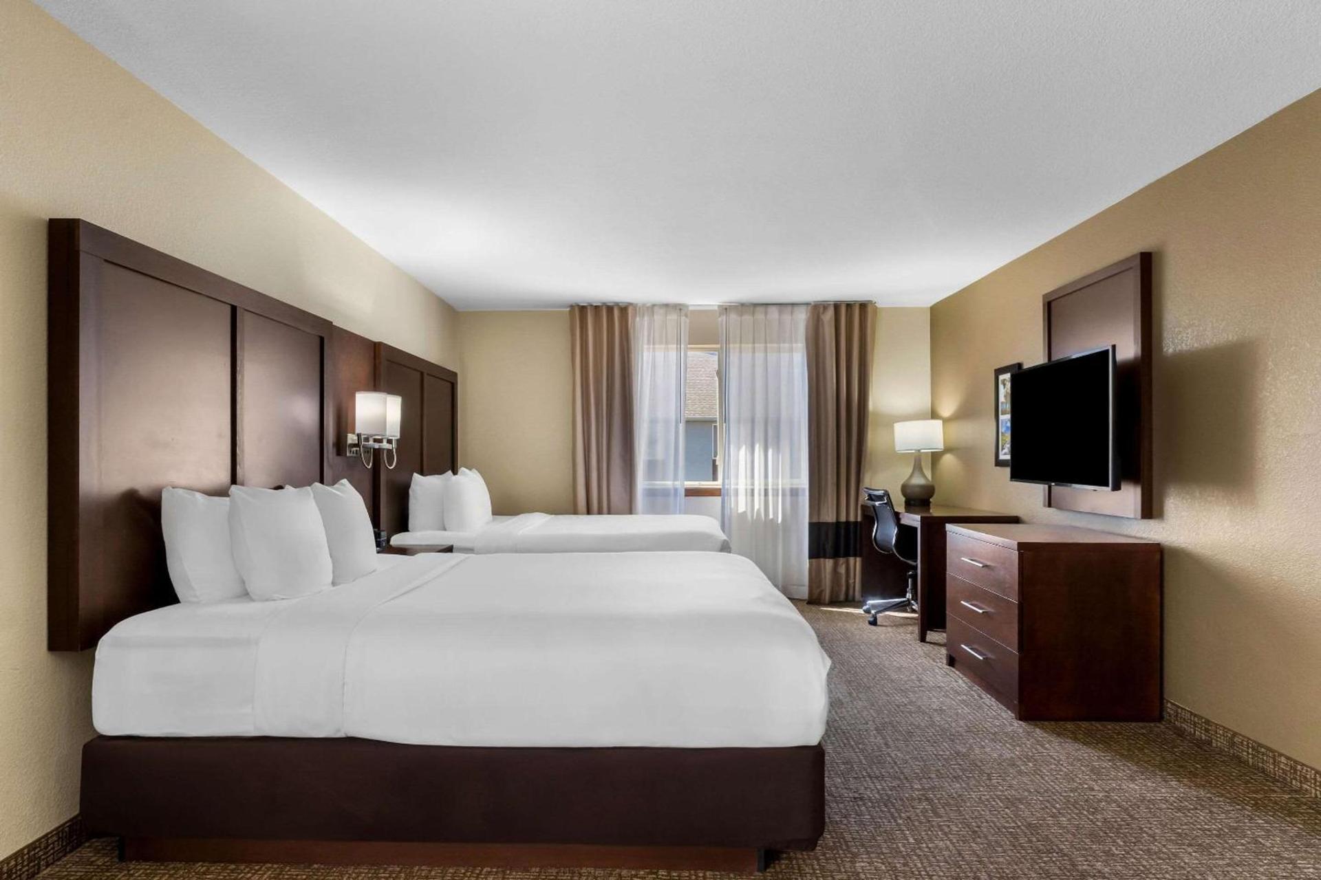 Comfort Inn & Suites Greeley photo 15